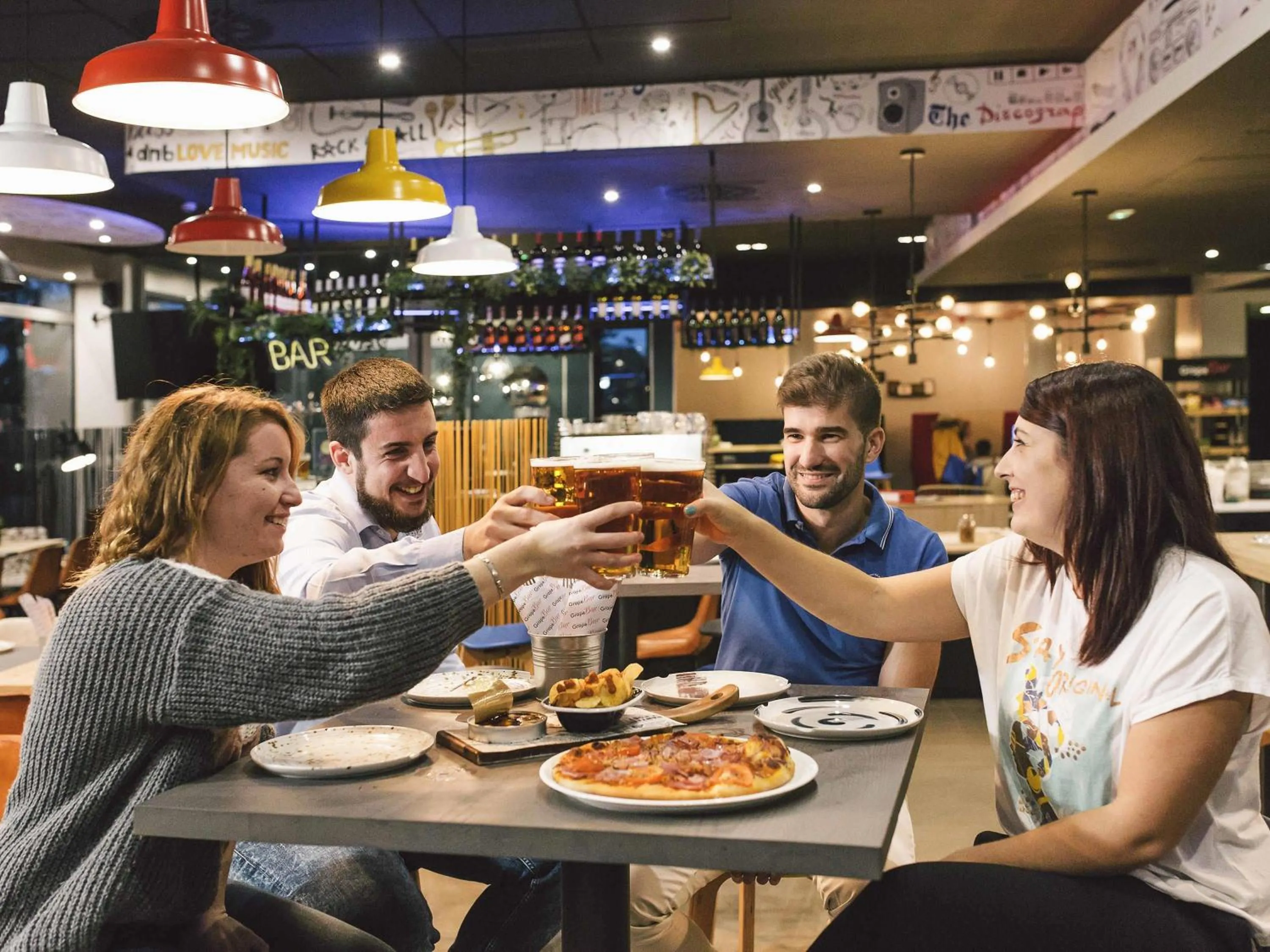 Restaurant/places to eat in Ibis Valencia Bonaire Aeropuerto