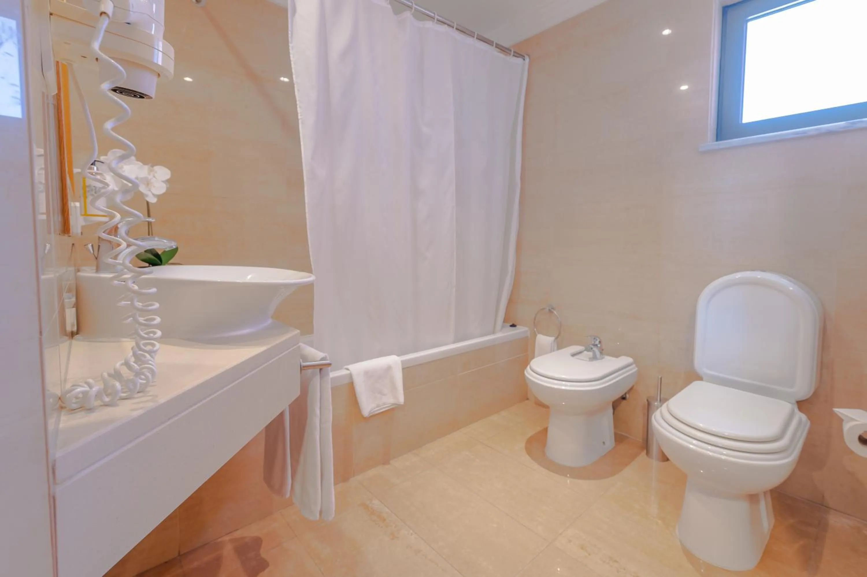 Bathroom in Pestana Alvor Park Suites Hotel