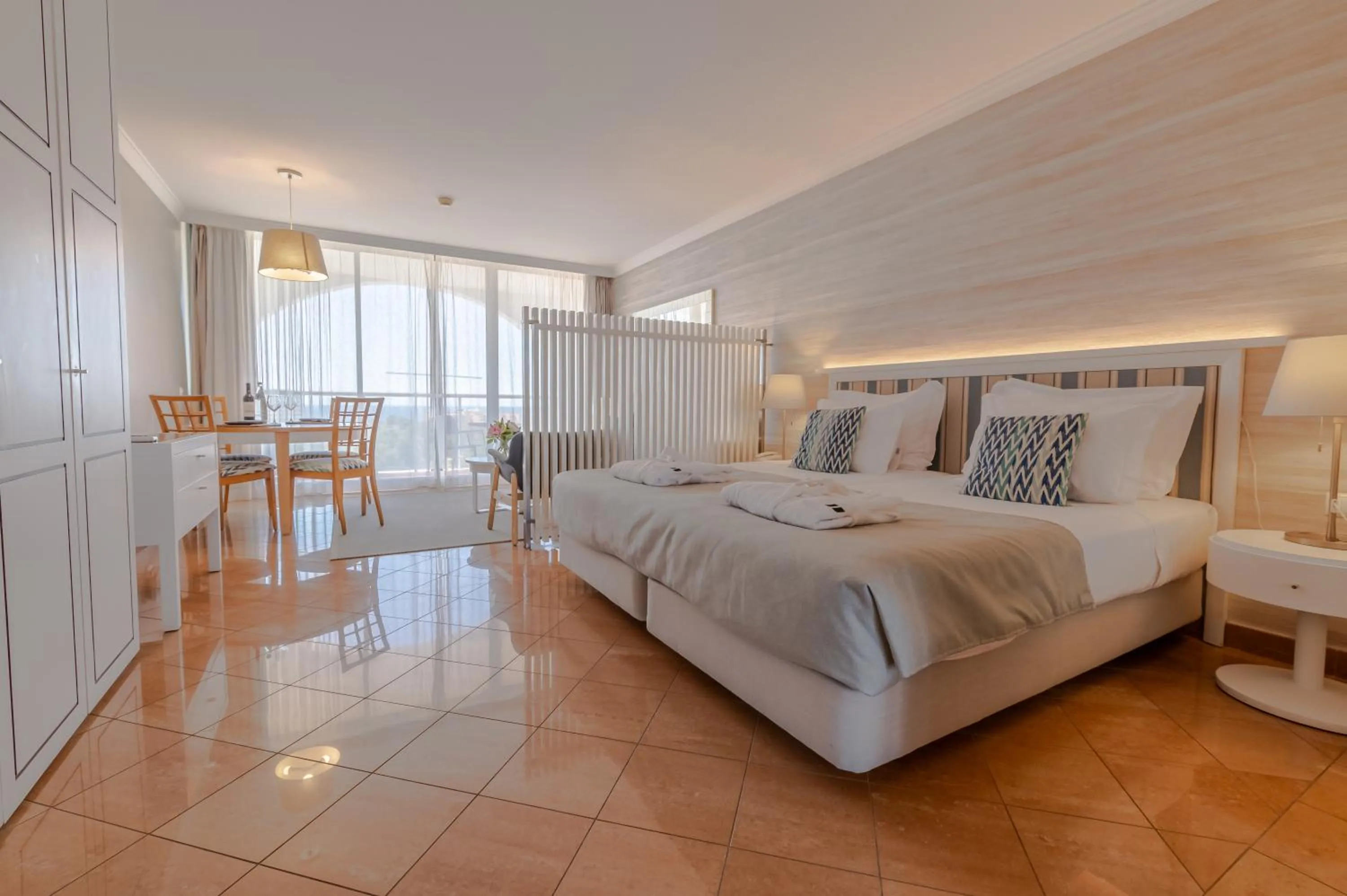 Living room, Bed in Pestana Alvor Park Suites Hotel