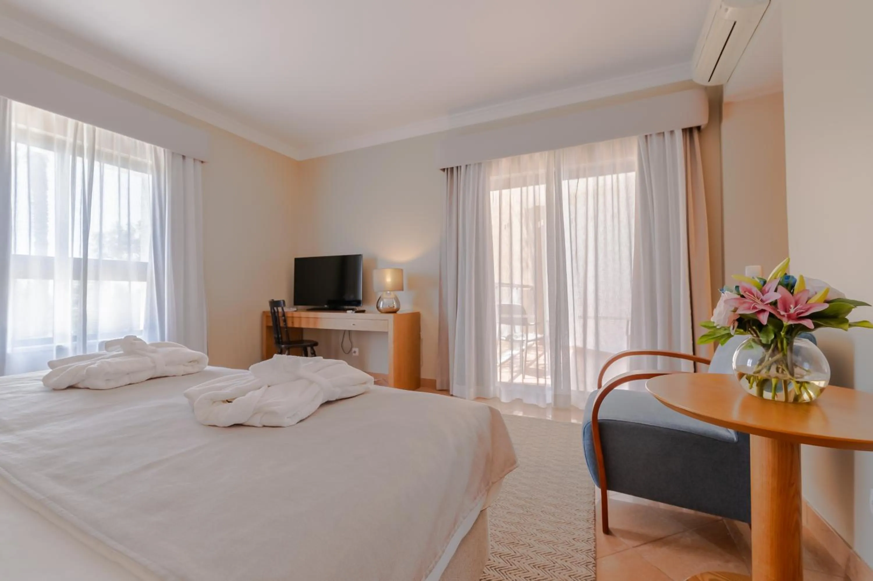 Bedroom, Bed in Pestana Alvor Park Suites Hotel