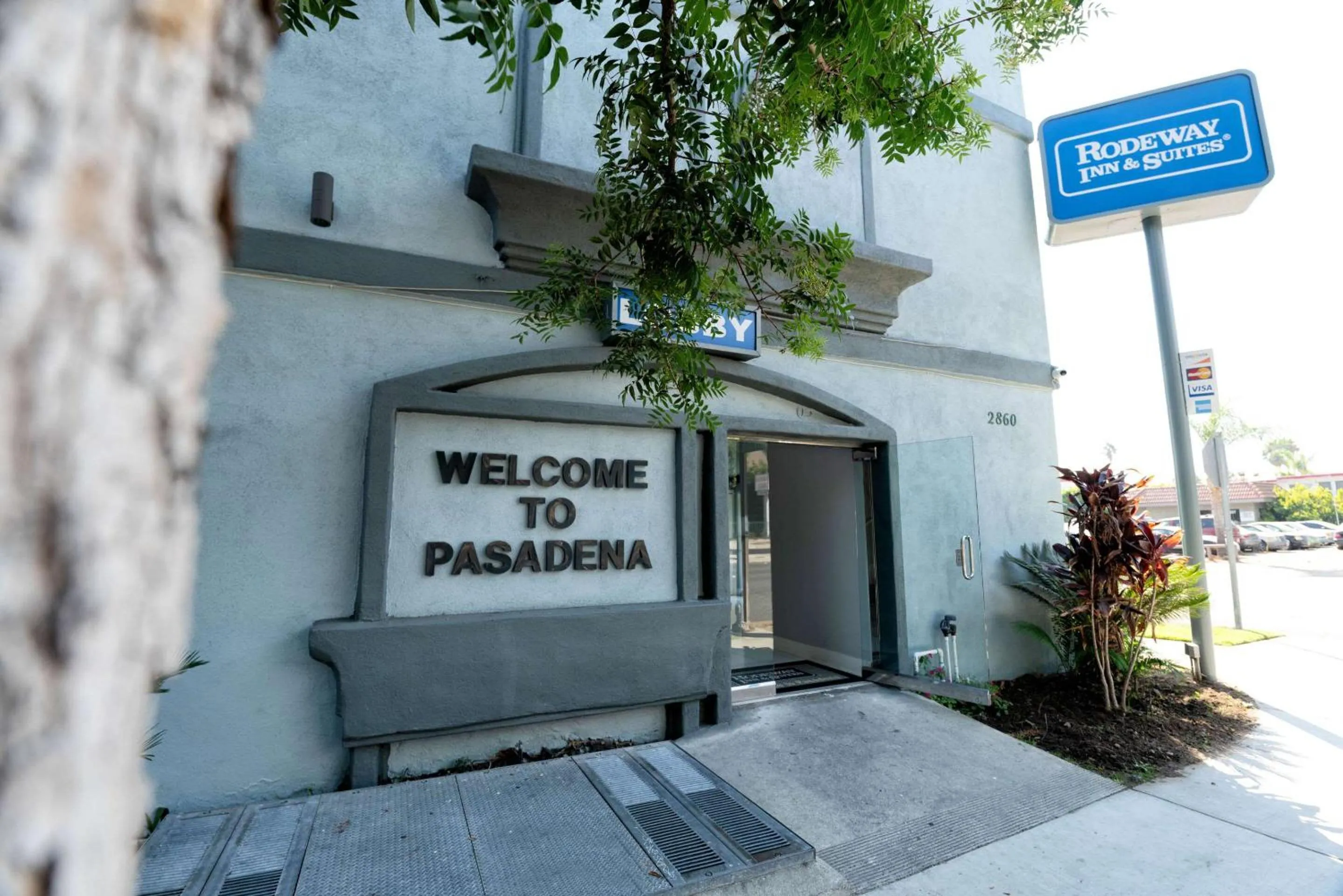 Property building in Rodeway Inn & Suites Pasadena