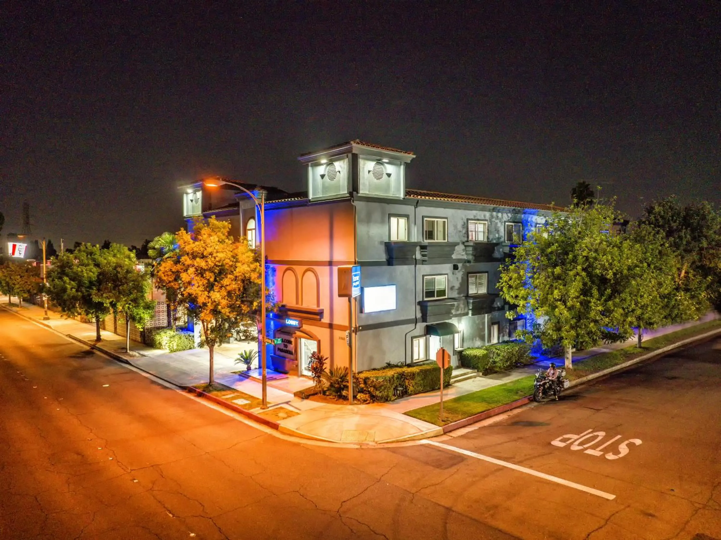 Night in Rodeway Inn & Suites Pasadena