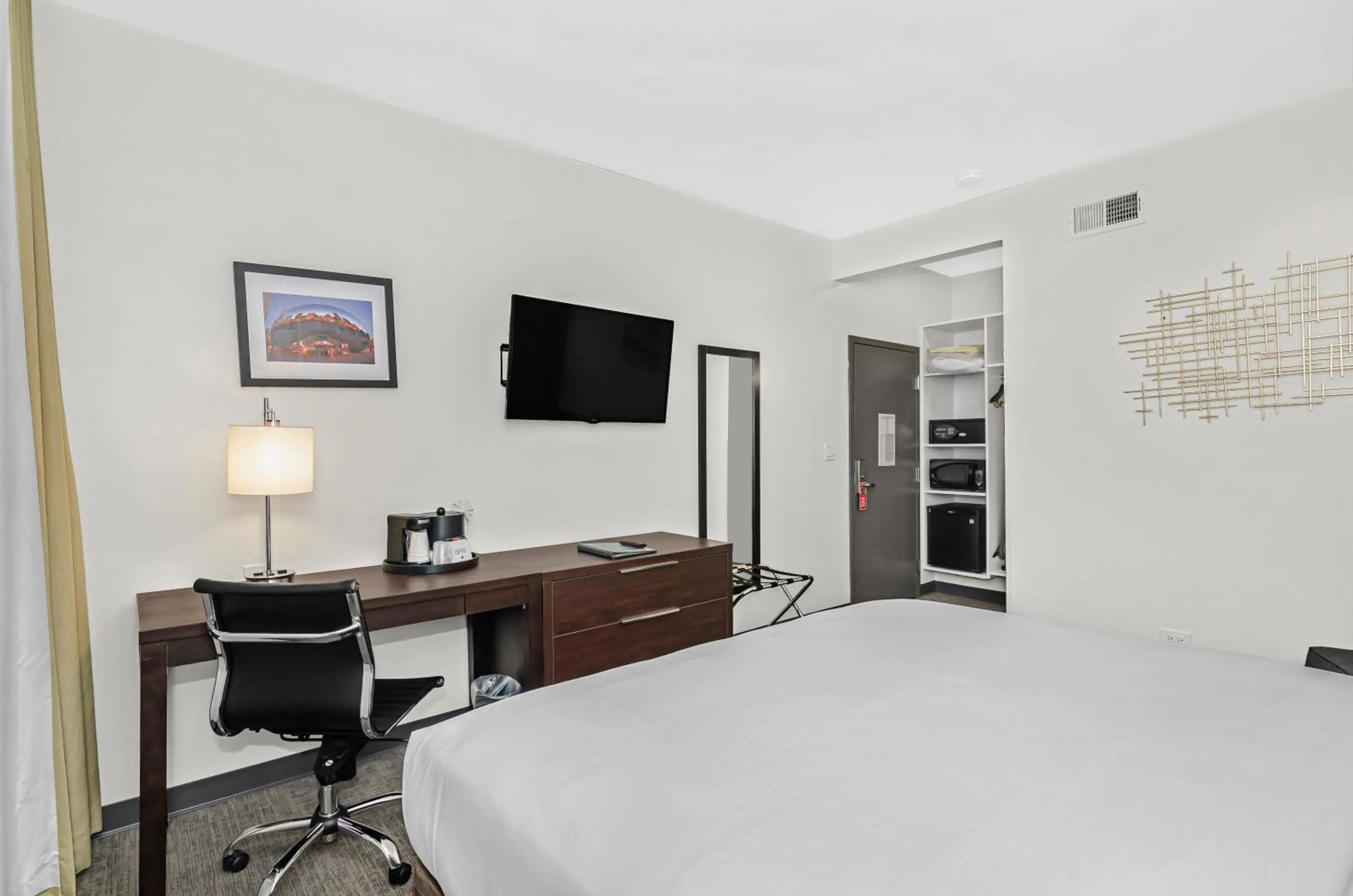 Bedroom, Bed in Ohio House Motel