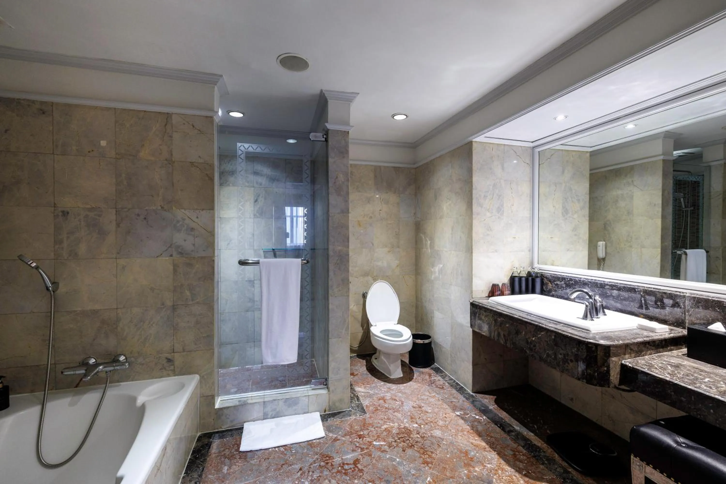 Shower in The Sukosol Hotel