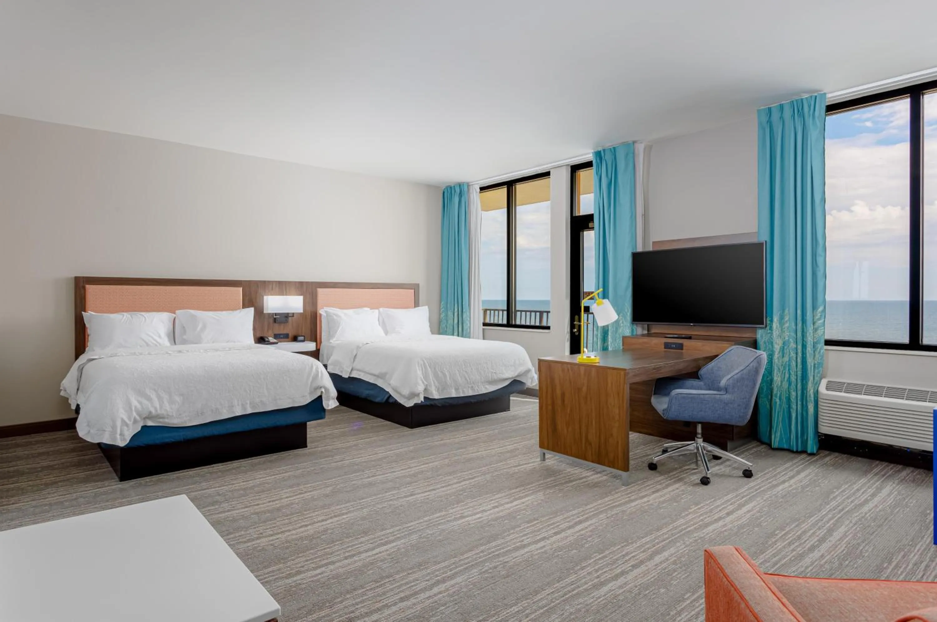 Bedroom, Bed in Hampton Inn & Suites - Orange Beach