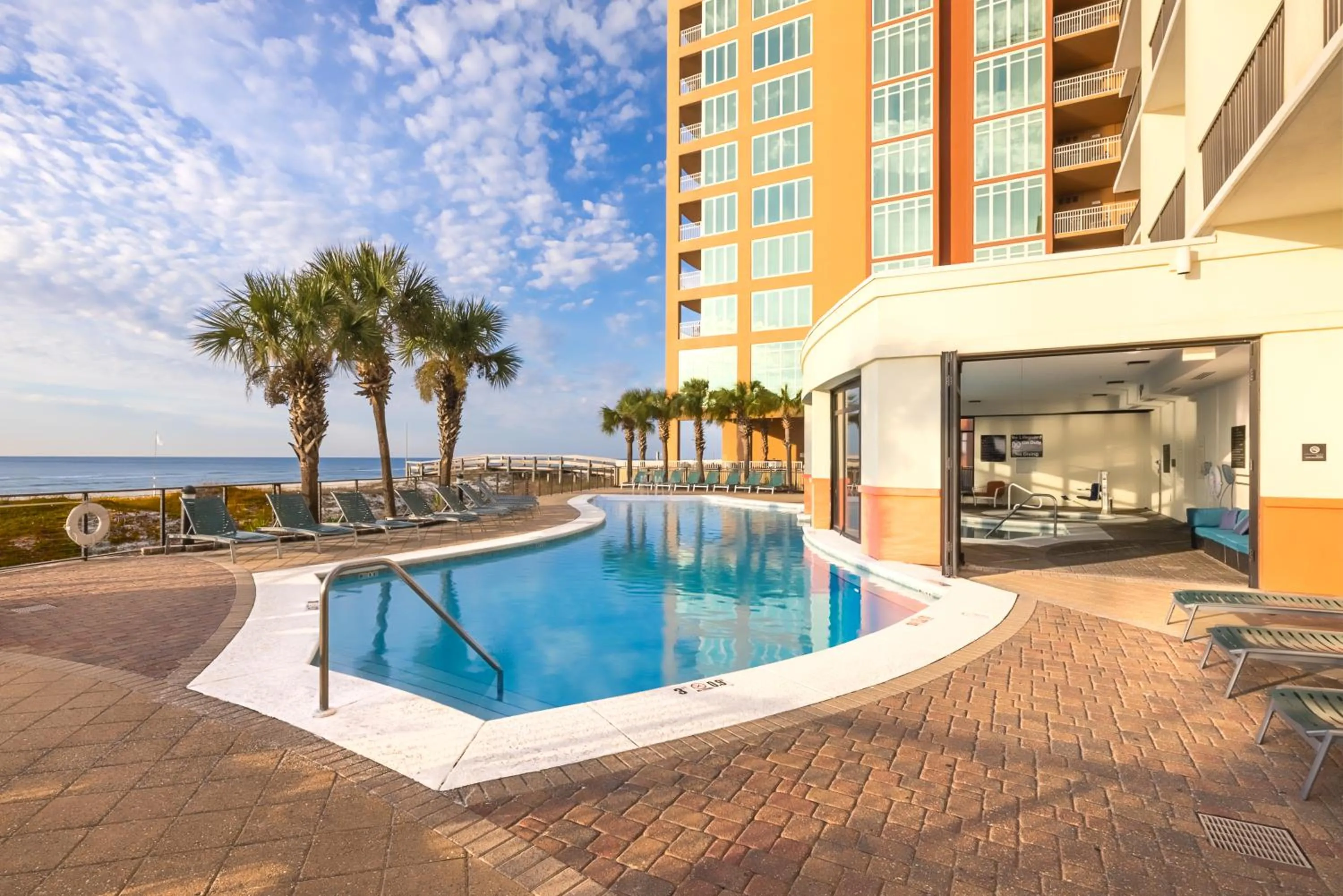 Swimming pool in Hampton Inn & Suites - Orange Beach