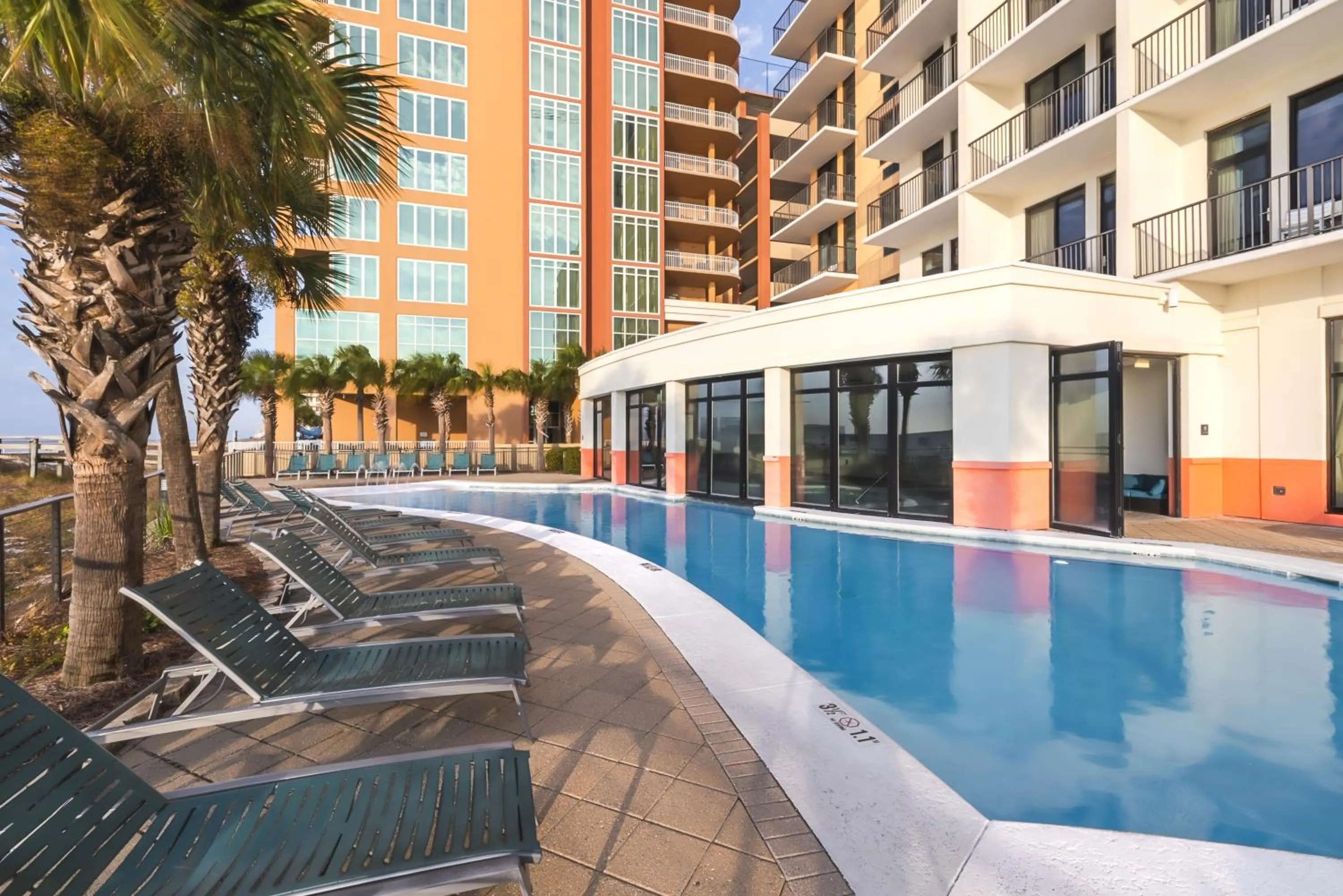 Swimming pool in Hampton Inn & Suites - Orange Beach