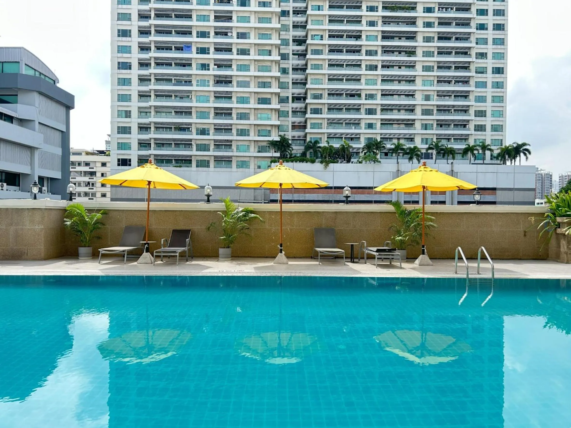 Pool view in Forum Park Hotel