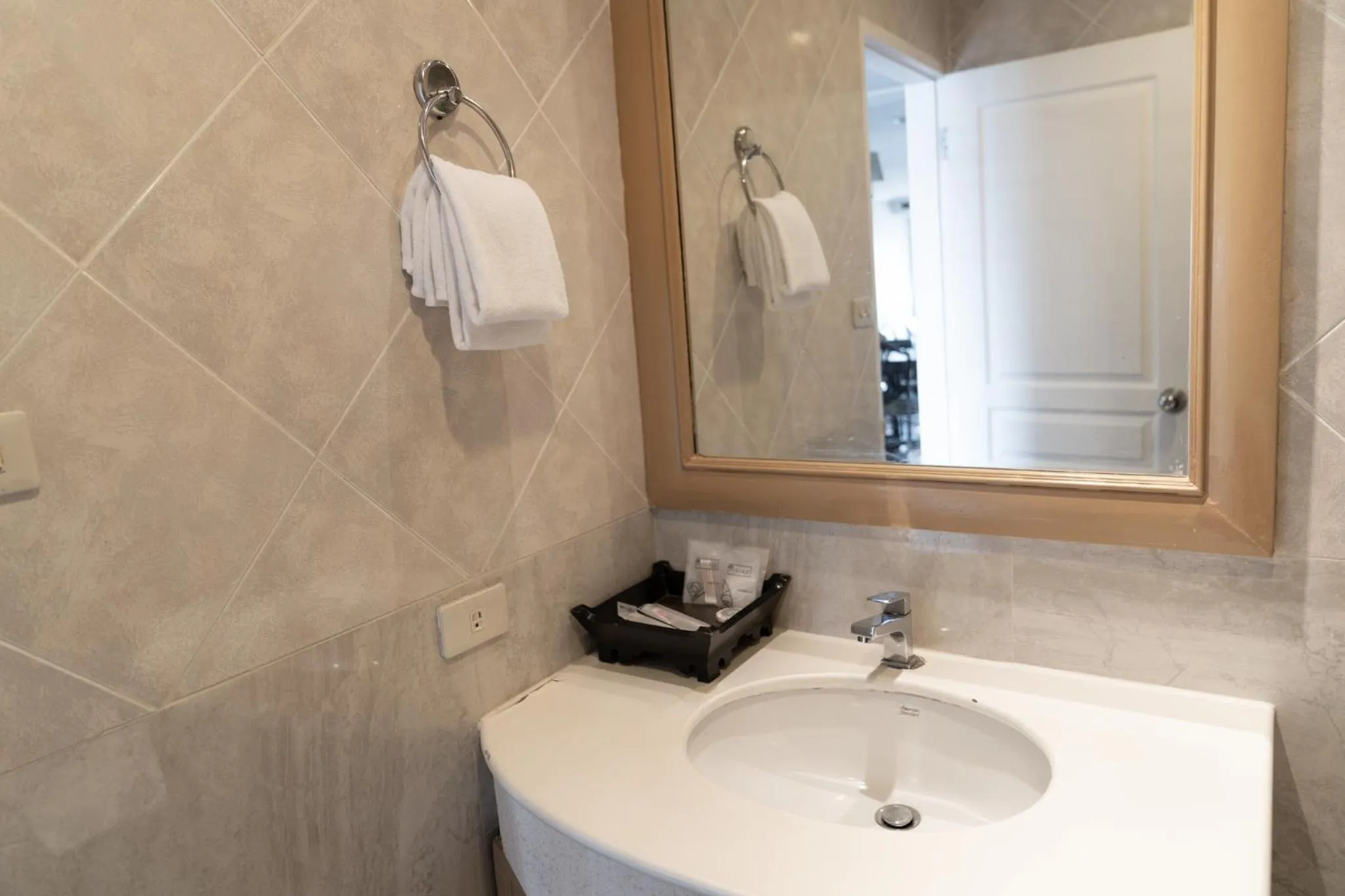 Bathroom in Forum Park Hotel