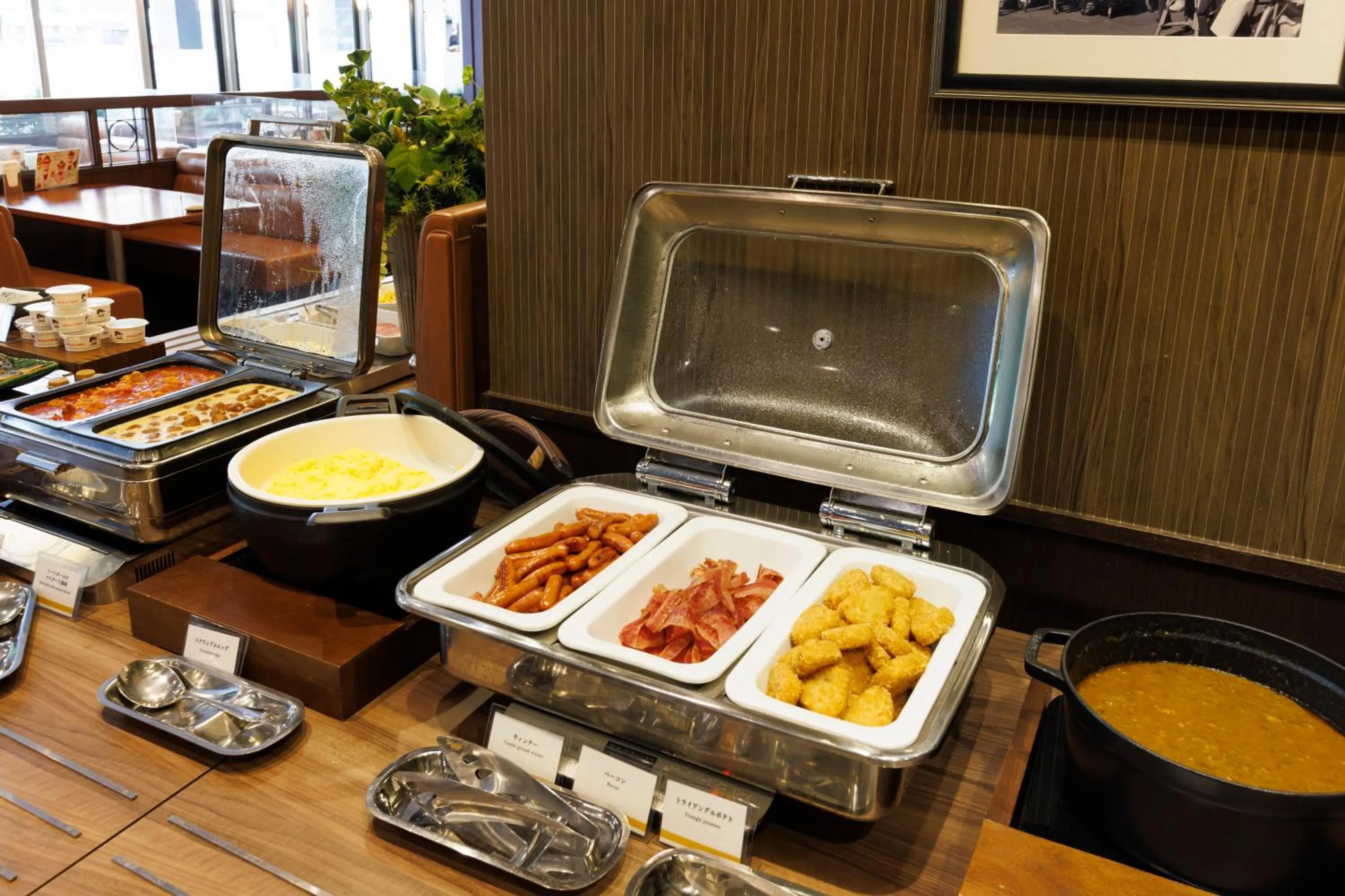 Buffet breakfast in Hotel Sardonyx Tokyo