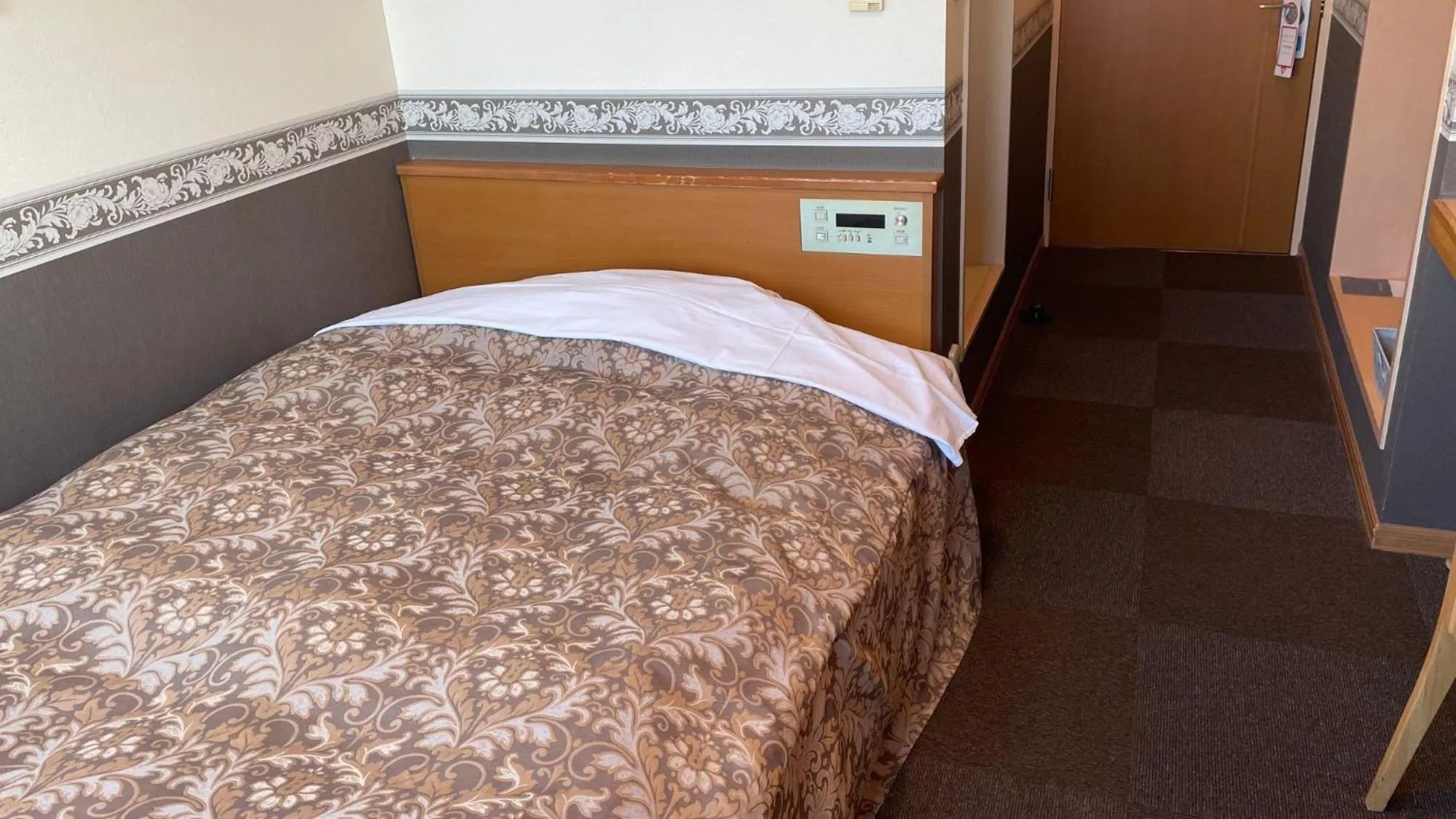 Photo of the whole room, Bed in Business Hotel Ekimae