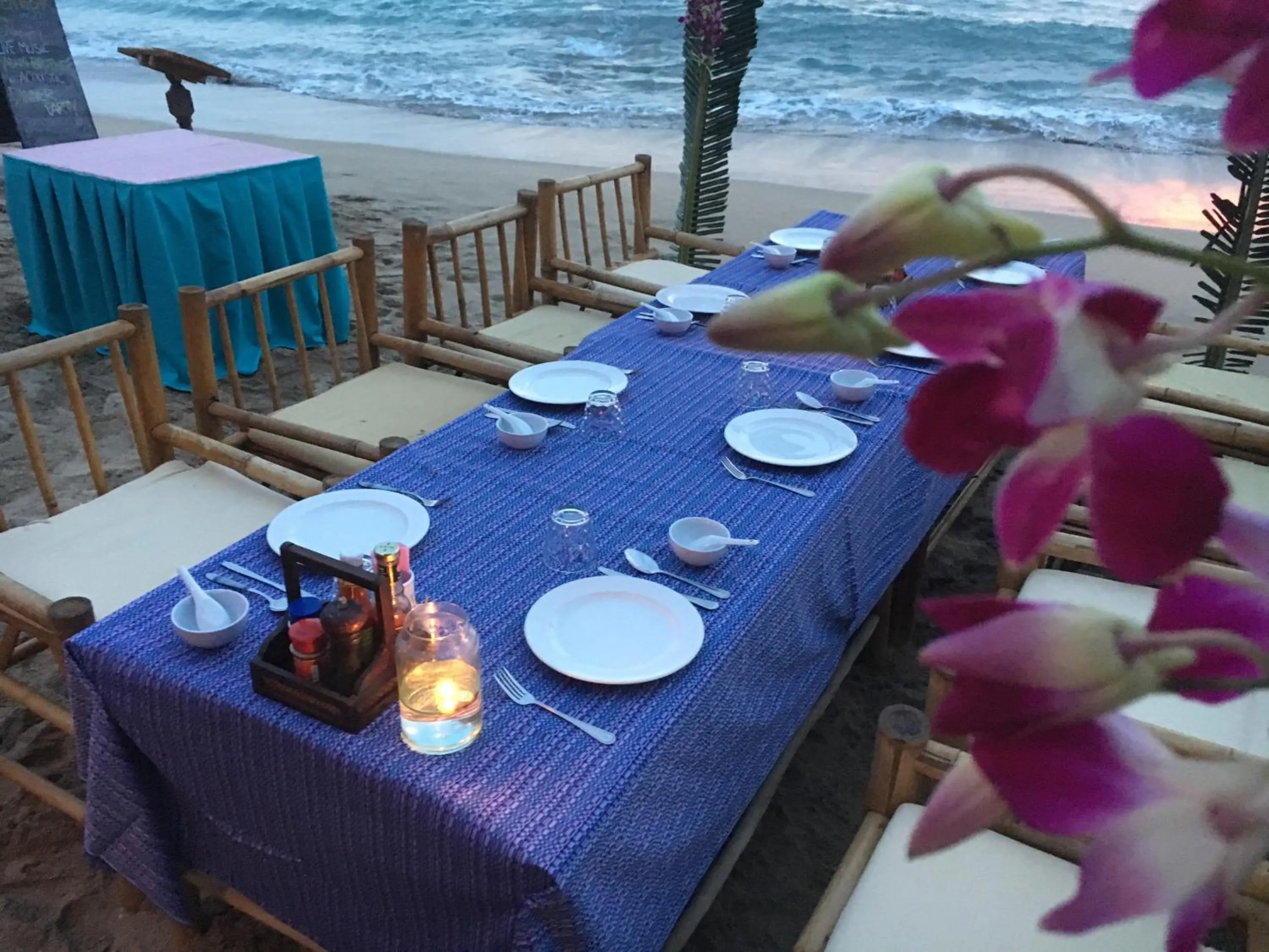 Restaurant/places to eat in Lanta Paragon