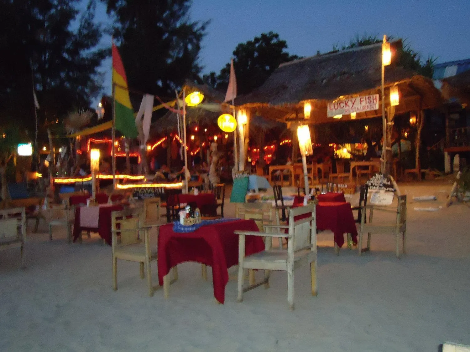 Restaurant/places to eat in Lanta Paragon