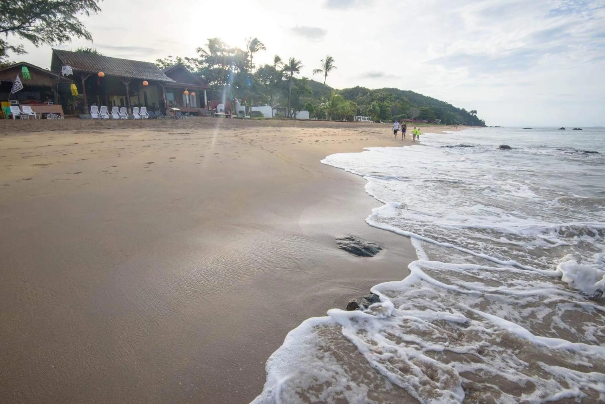 Beach in Lanta Paragon