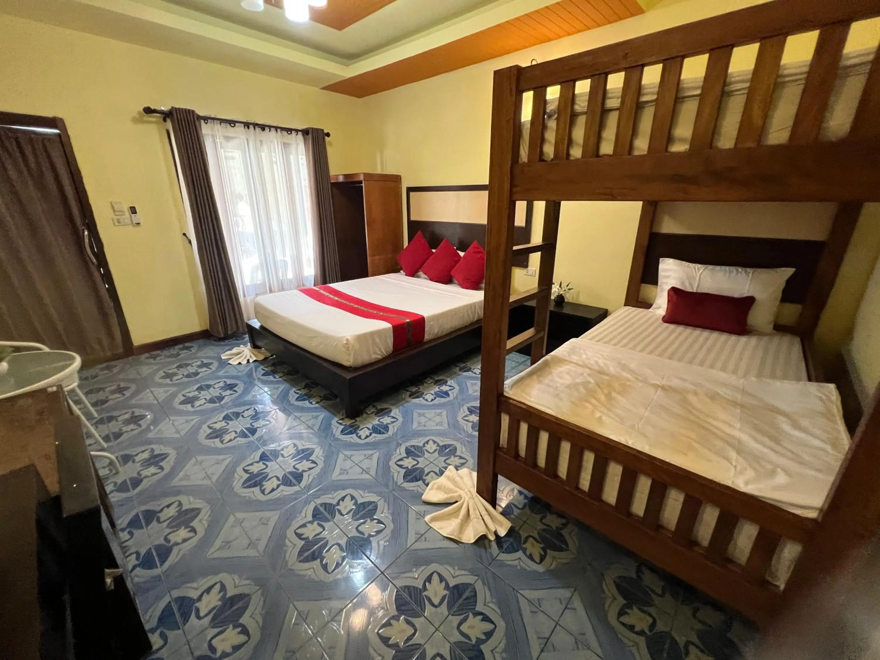 Bed in Lanta Paragon