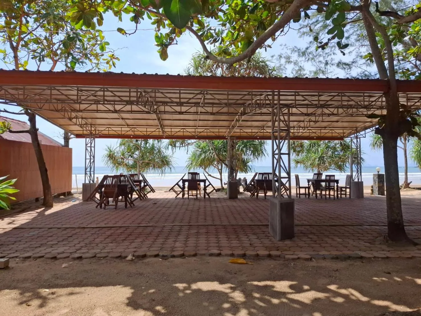 Restaurant/places to eat in Lanta Summer House 1