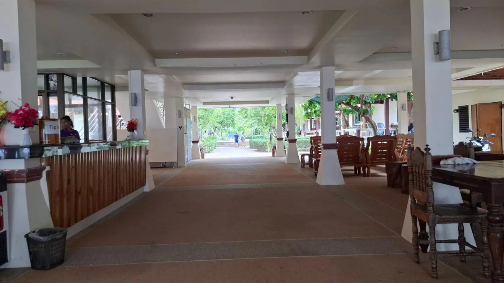 Restaurant/places to eat in Lanta Summer House 1