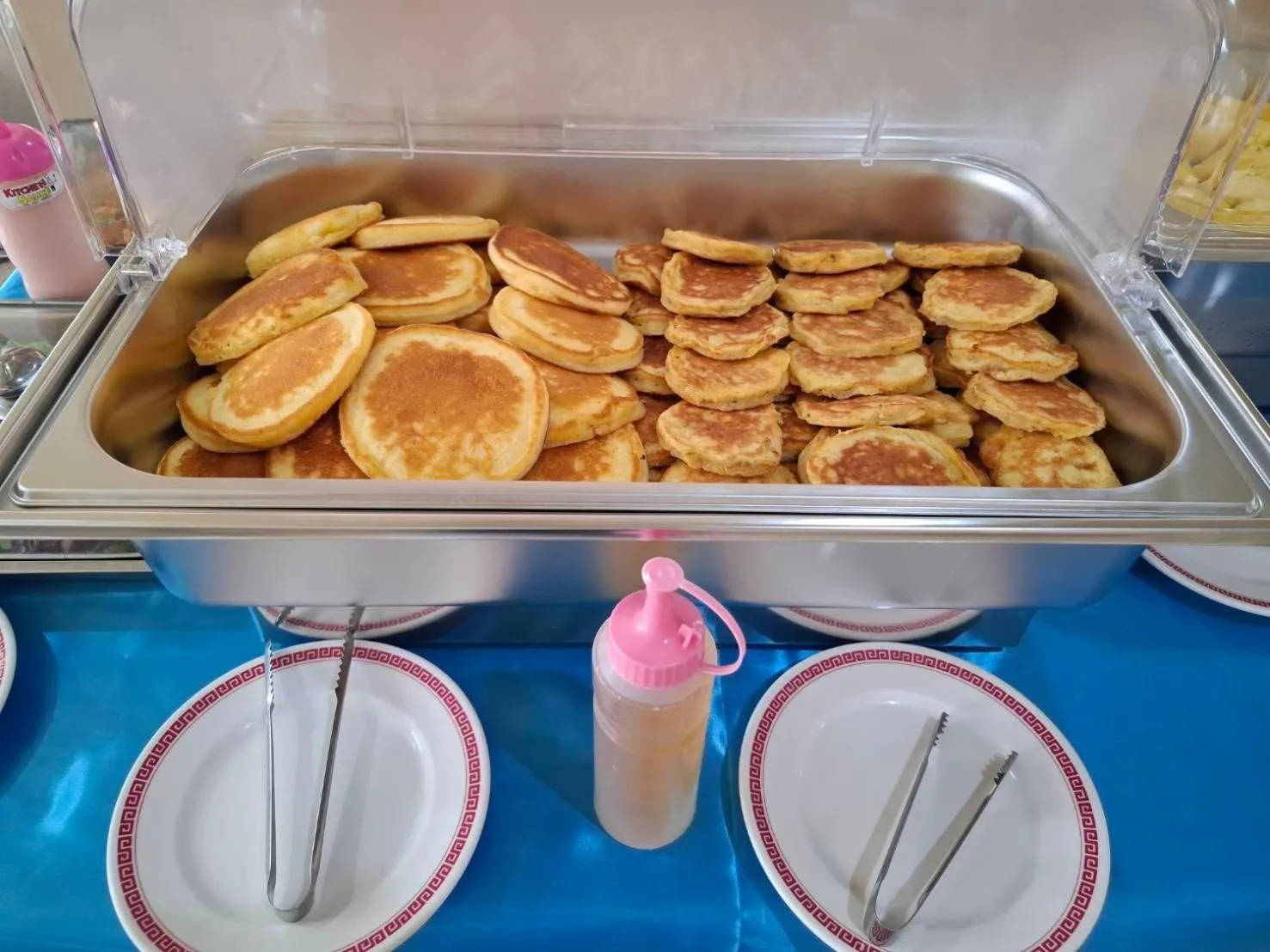 Buffet breakfast in Lanta Summer House 1