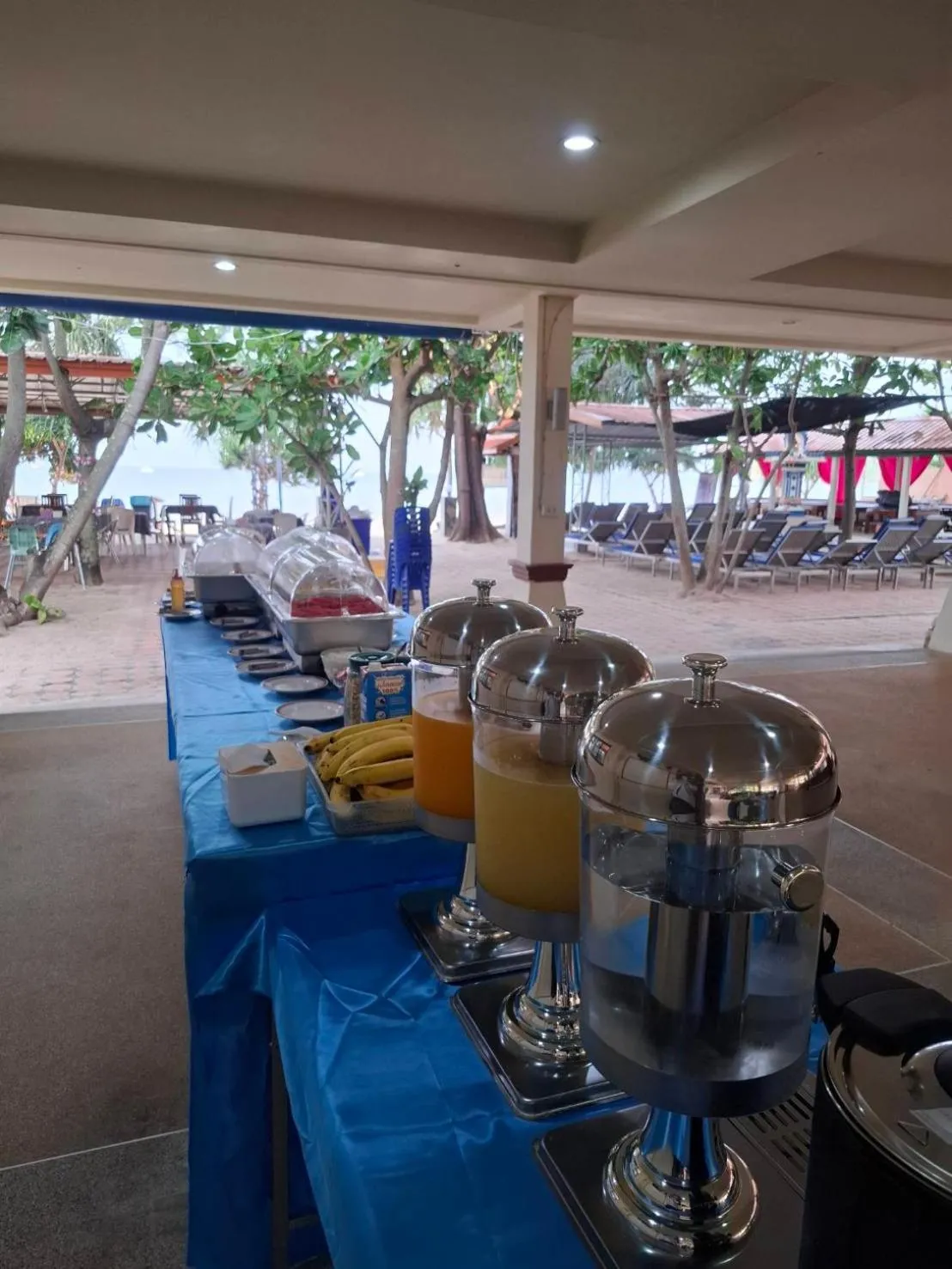 Buffet breakfast in Lanta Summer House 1