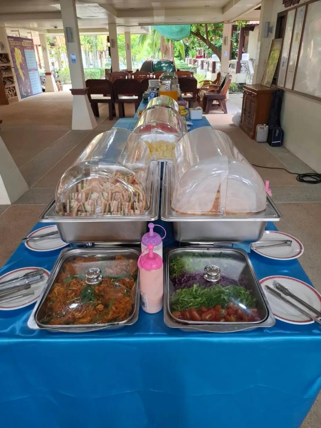 Buffet breakfast in Lanta Summer House 1