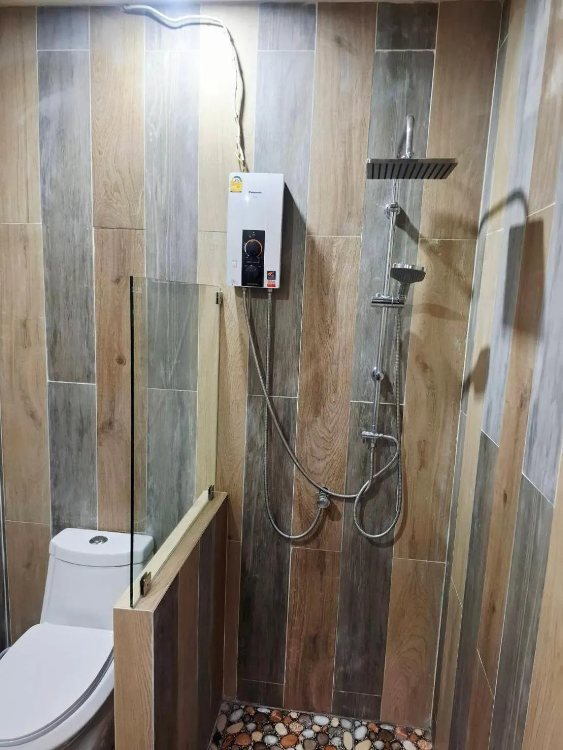 Shower in Lanta Summer House 1