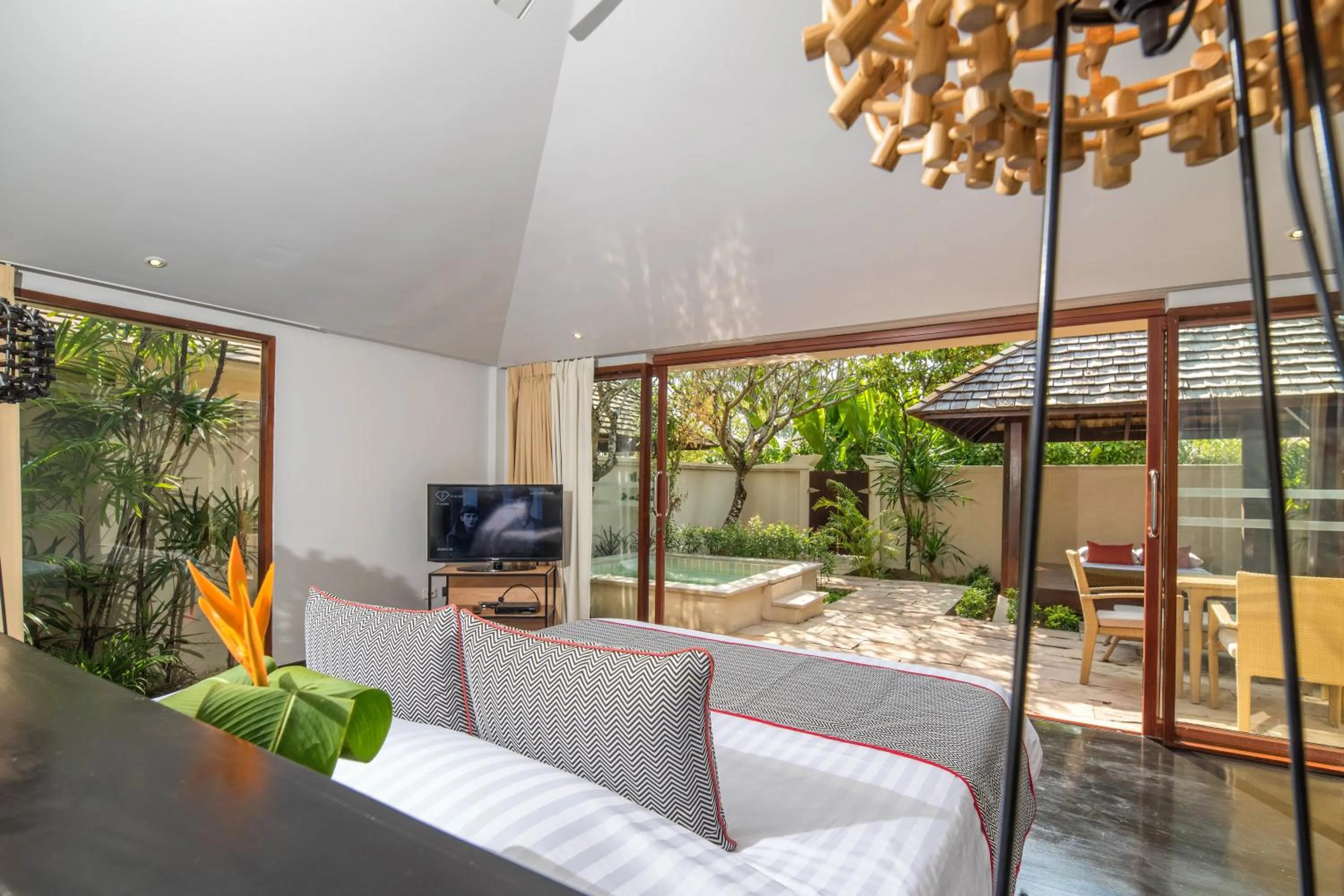 Garden in The Sunset Beach Resort & Spa, Taling Ngam, Ko Samui