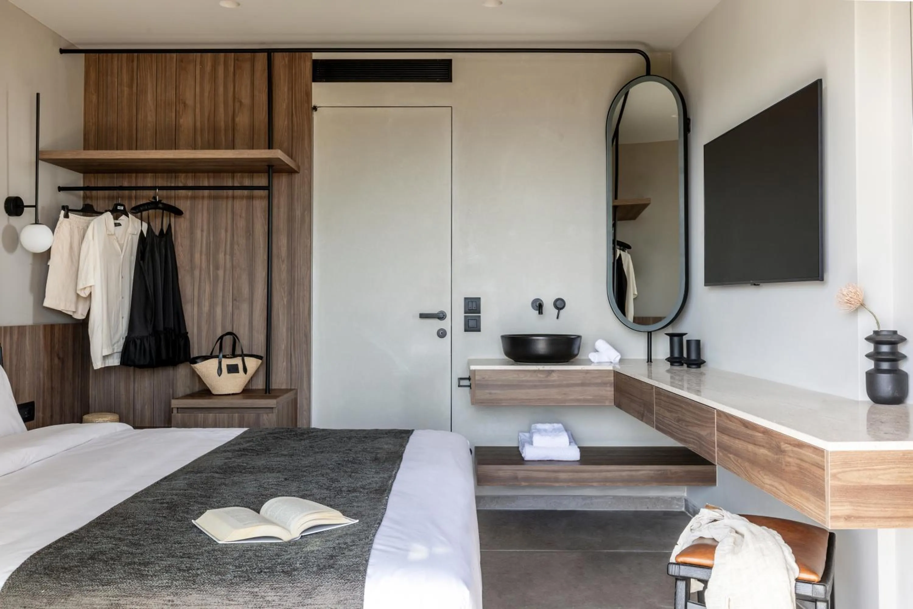 wardrobe, Bed in Elios Hill