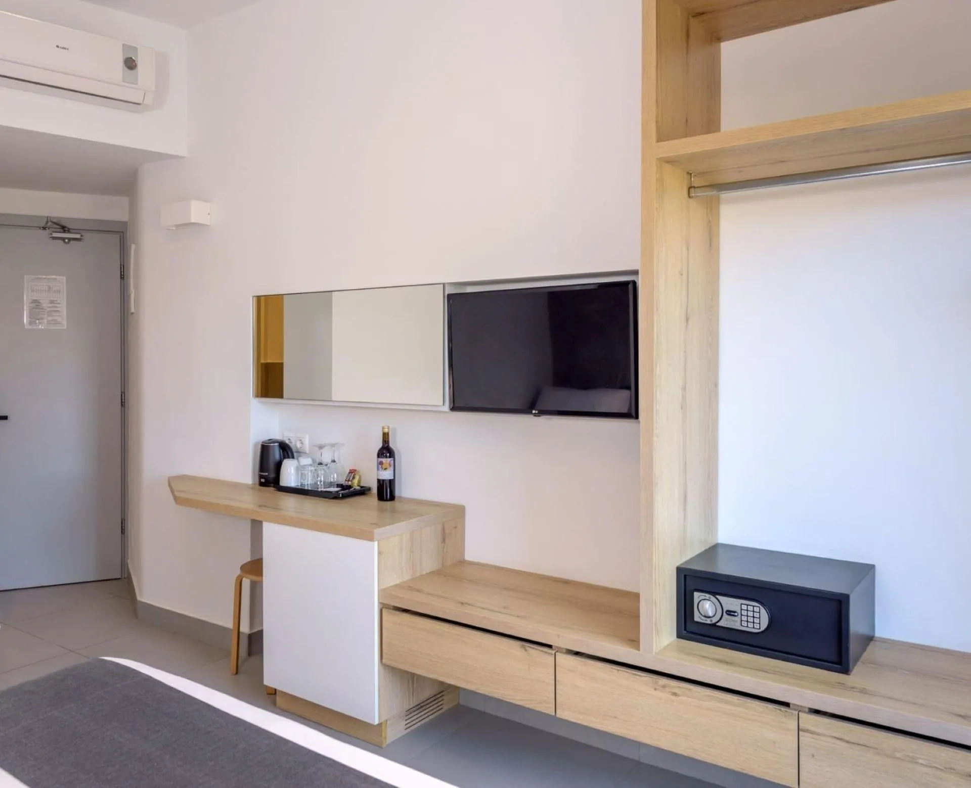 Photo of the whole room in Zeus Hotels Neptuno Beach