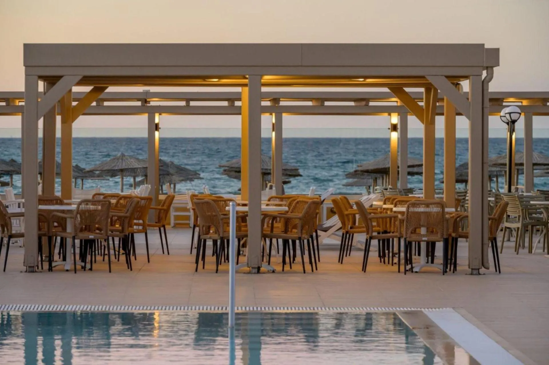 Restaurant/places to eat in Zeus Hotels Neptuno Beach