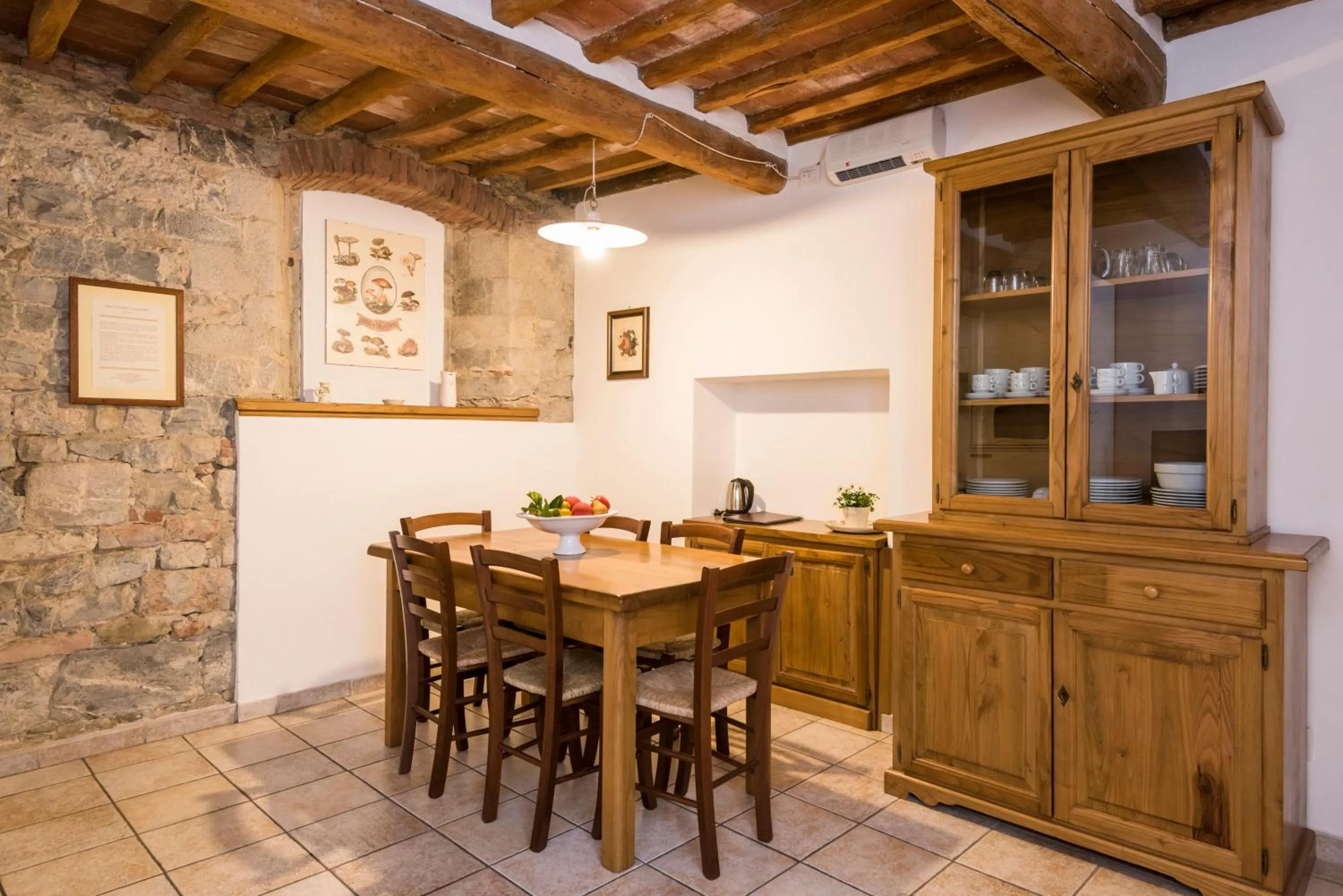 Dining area in Il Chiostro Appartamenti & Suites