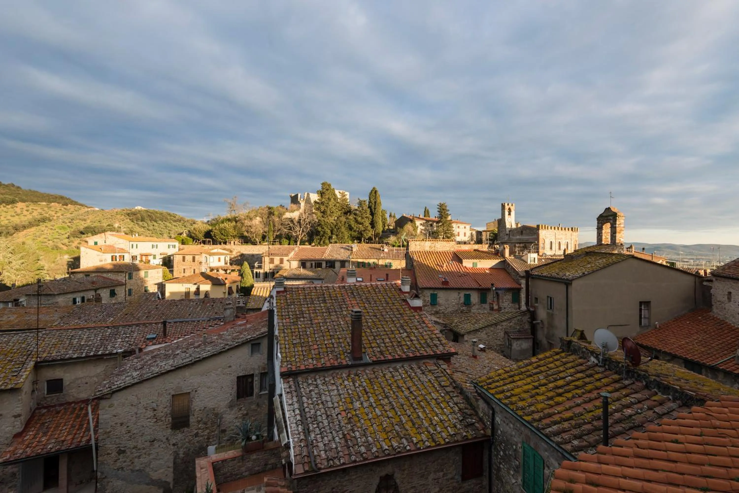 Natural landscape in Il Chiostro Appartamenti & Suites