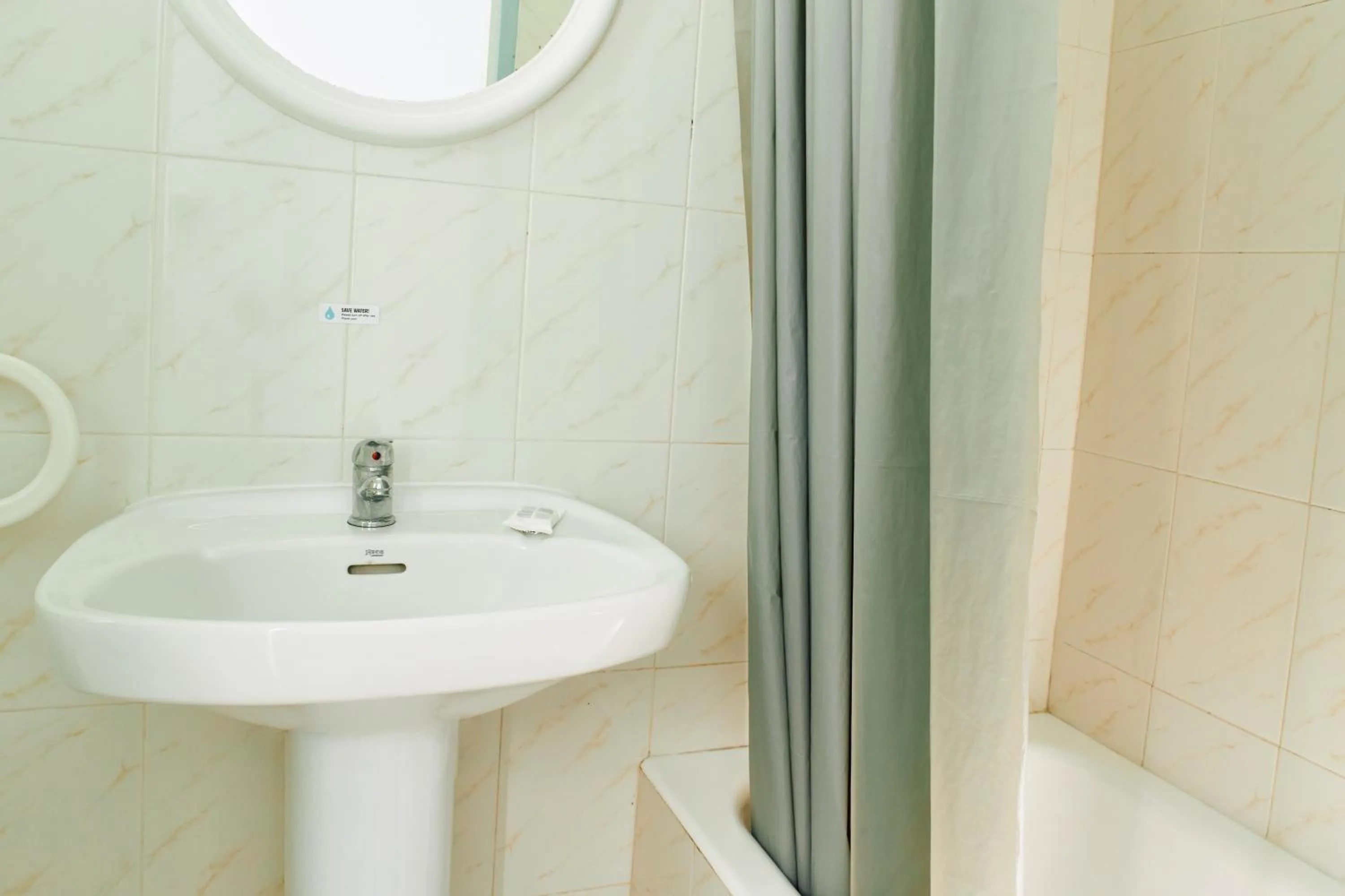 Bathroom in Hostal Sunset Ibiza