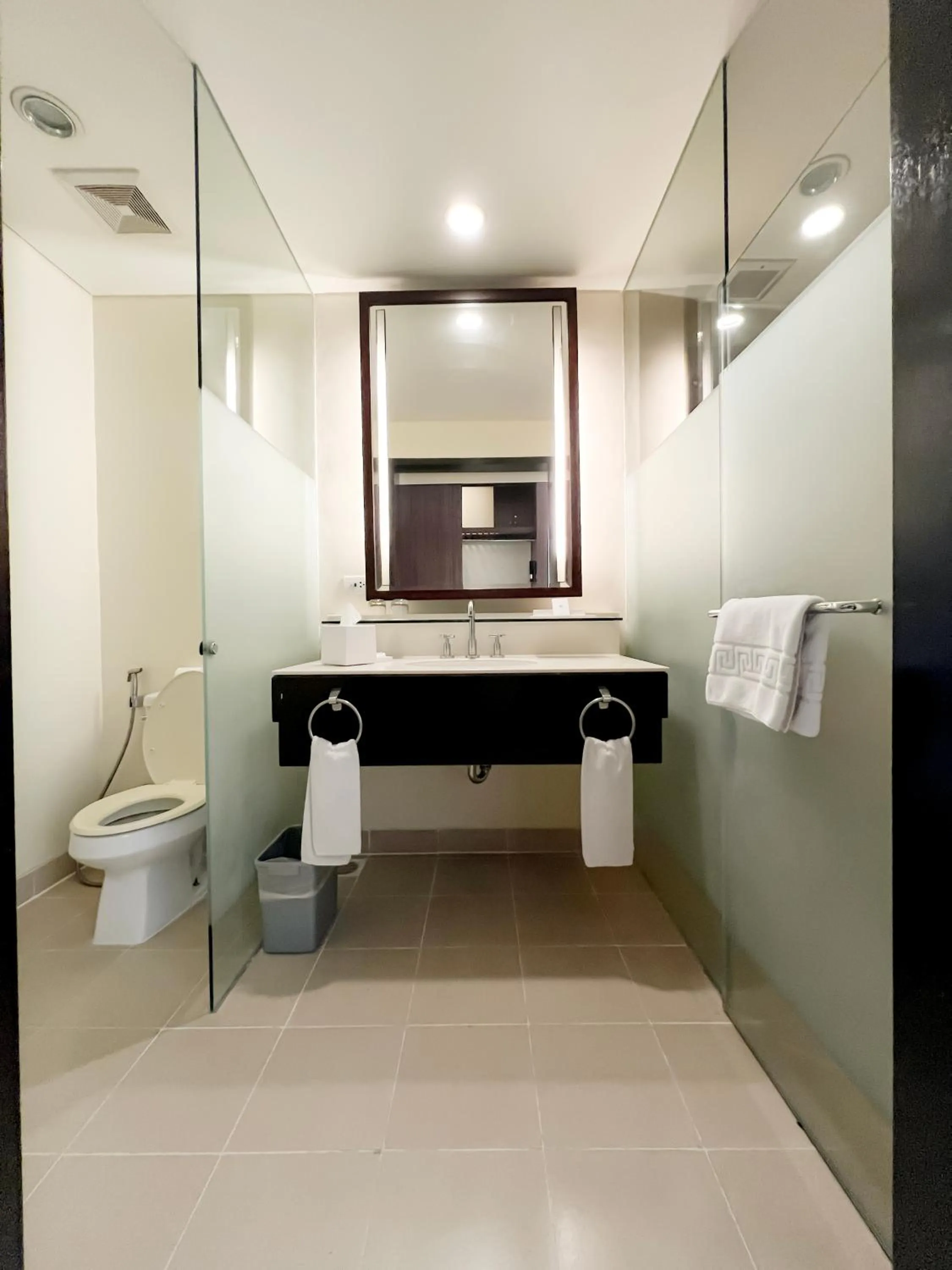 Bathroom in Taal Vista Hotel