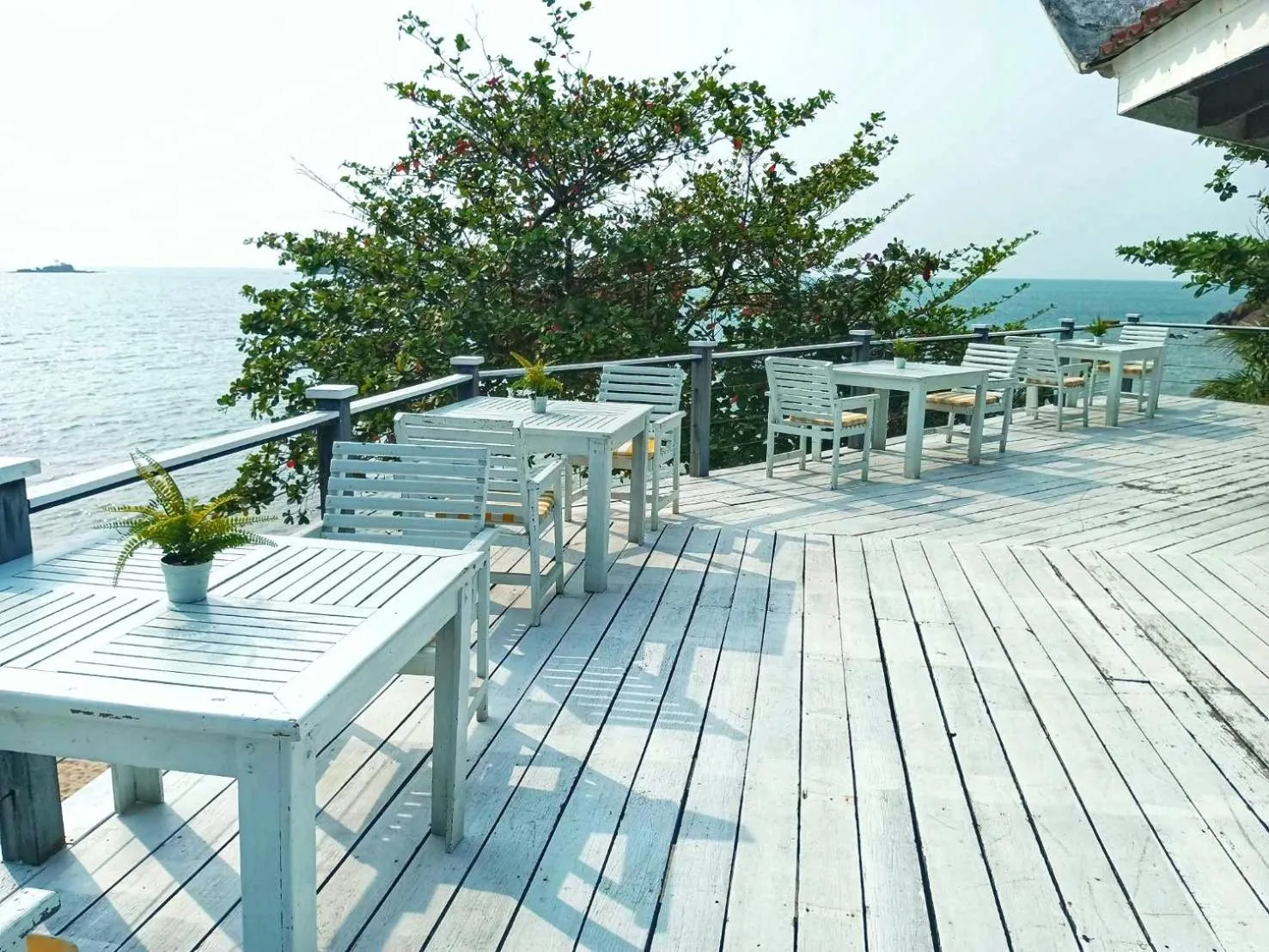 Restaurant/places to eat in Koh Chang Cliff Beach Resort