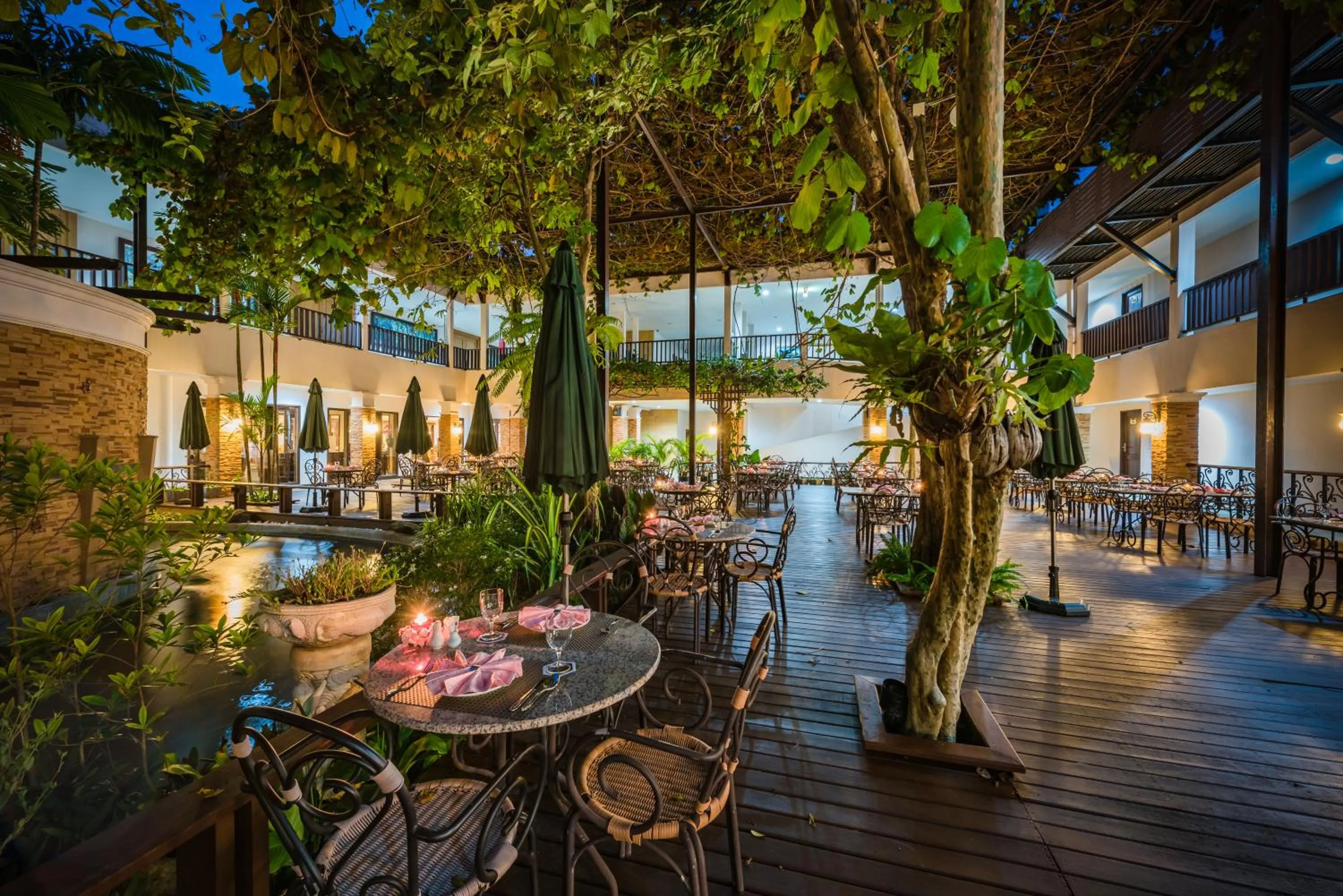 Restaurant/Places to Eat in Duangjitt Resort and Spa - SHA Plus