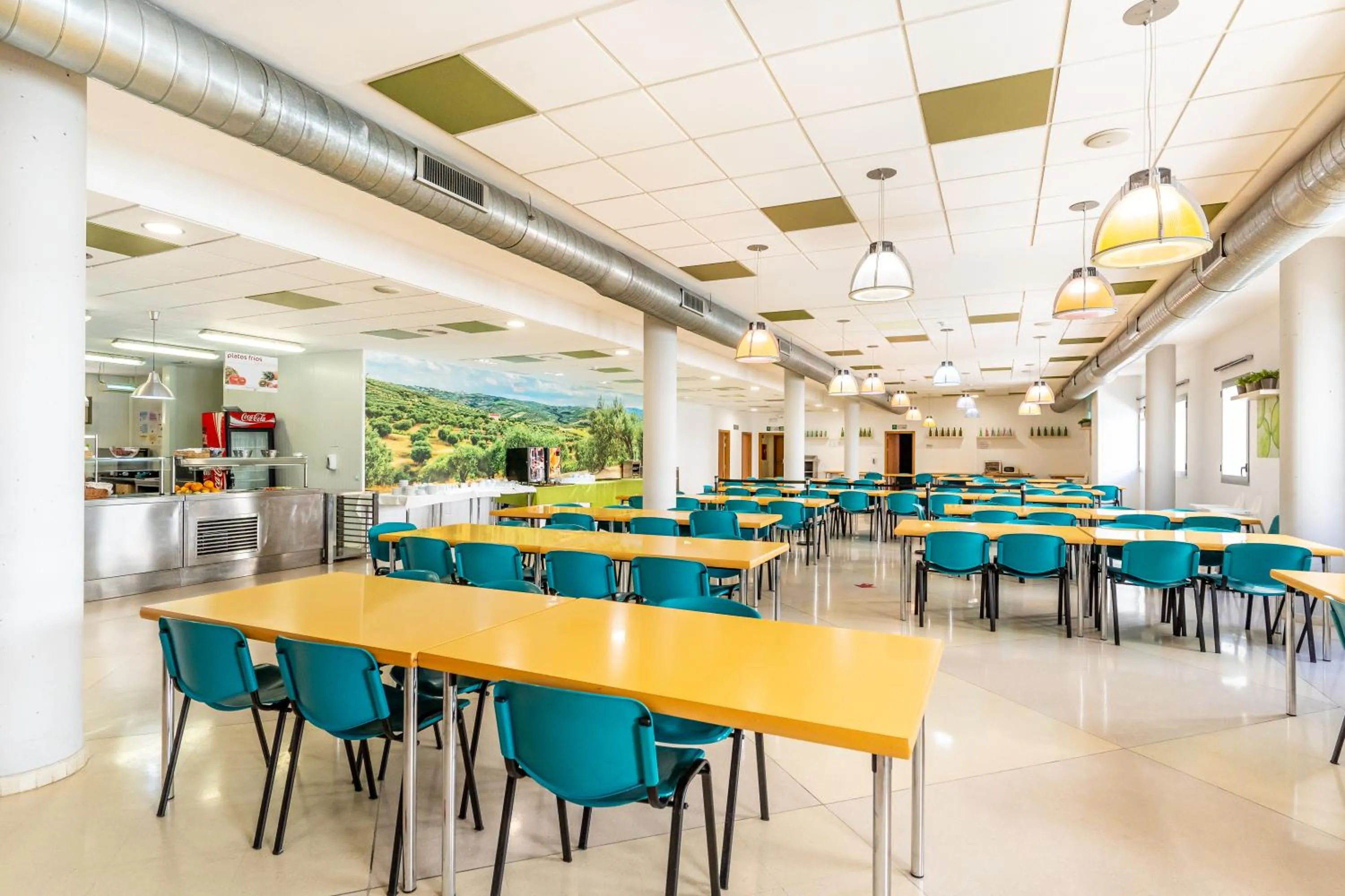 Dining area in Albergue Inturjoven Jaen