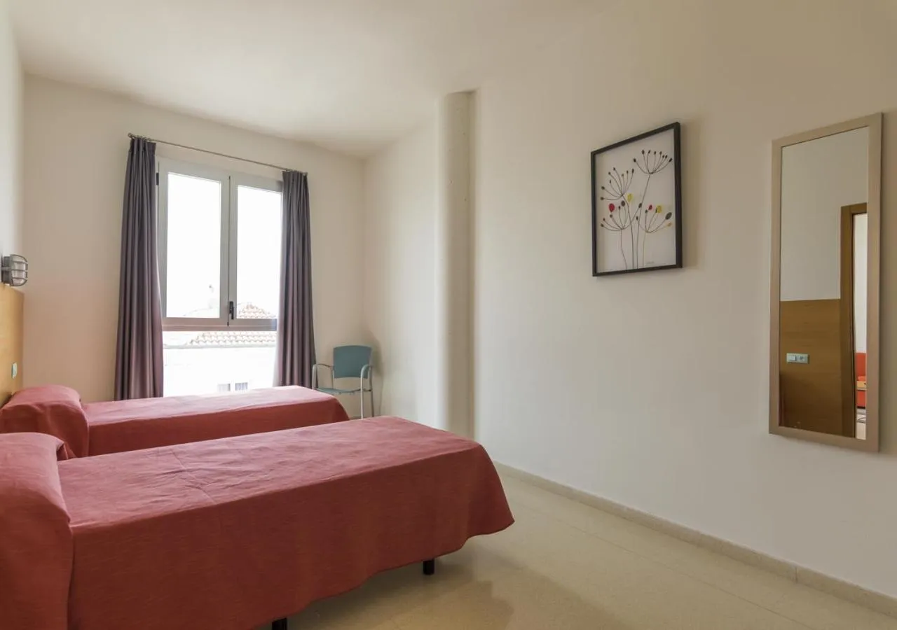 Photo of the whole room, Bed in Albergue Inturjoven Jaen