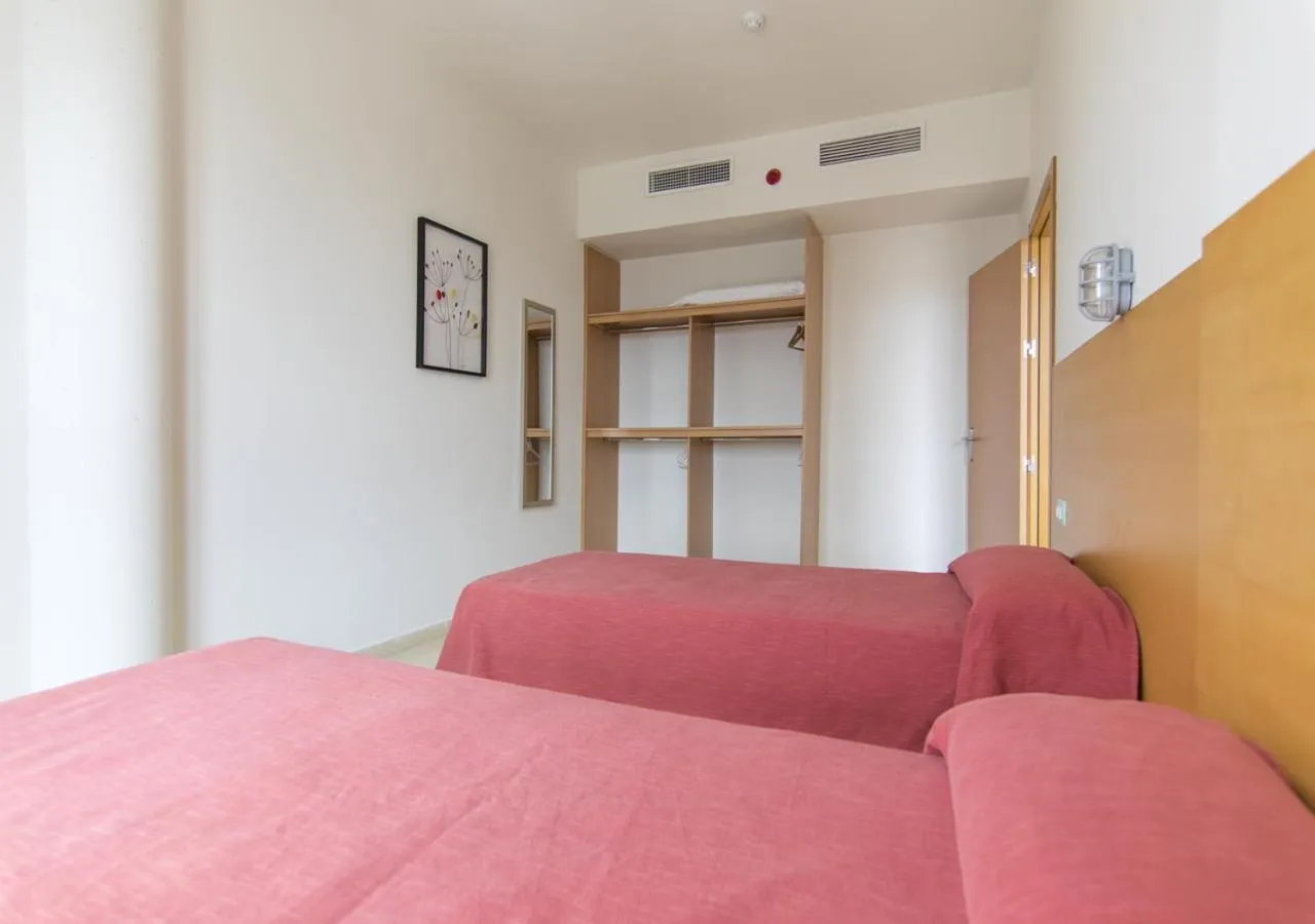 Photo of the whole room, Bed in Albergue Inturjoven Jaen