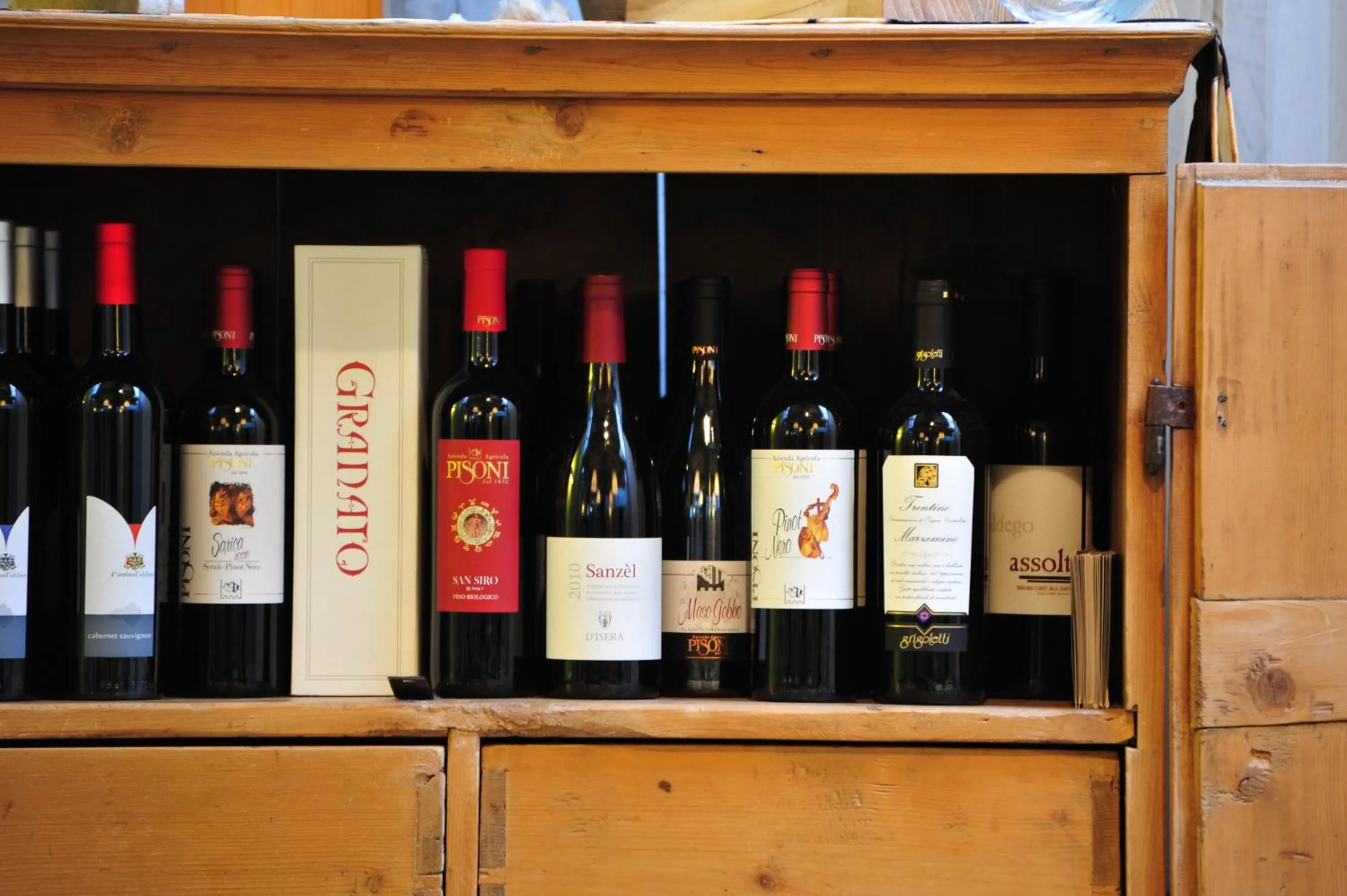 Restaurant/places to eat in Hotel Liberty