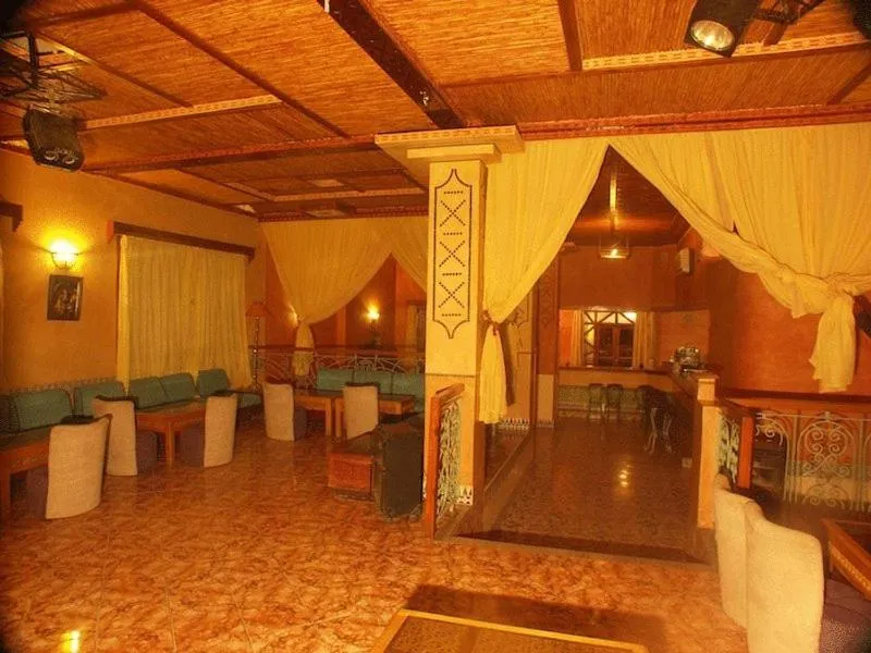 Lounge or bar in Hôtel Le Tinsouline