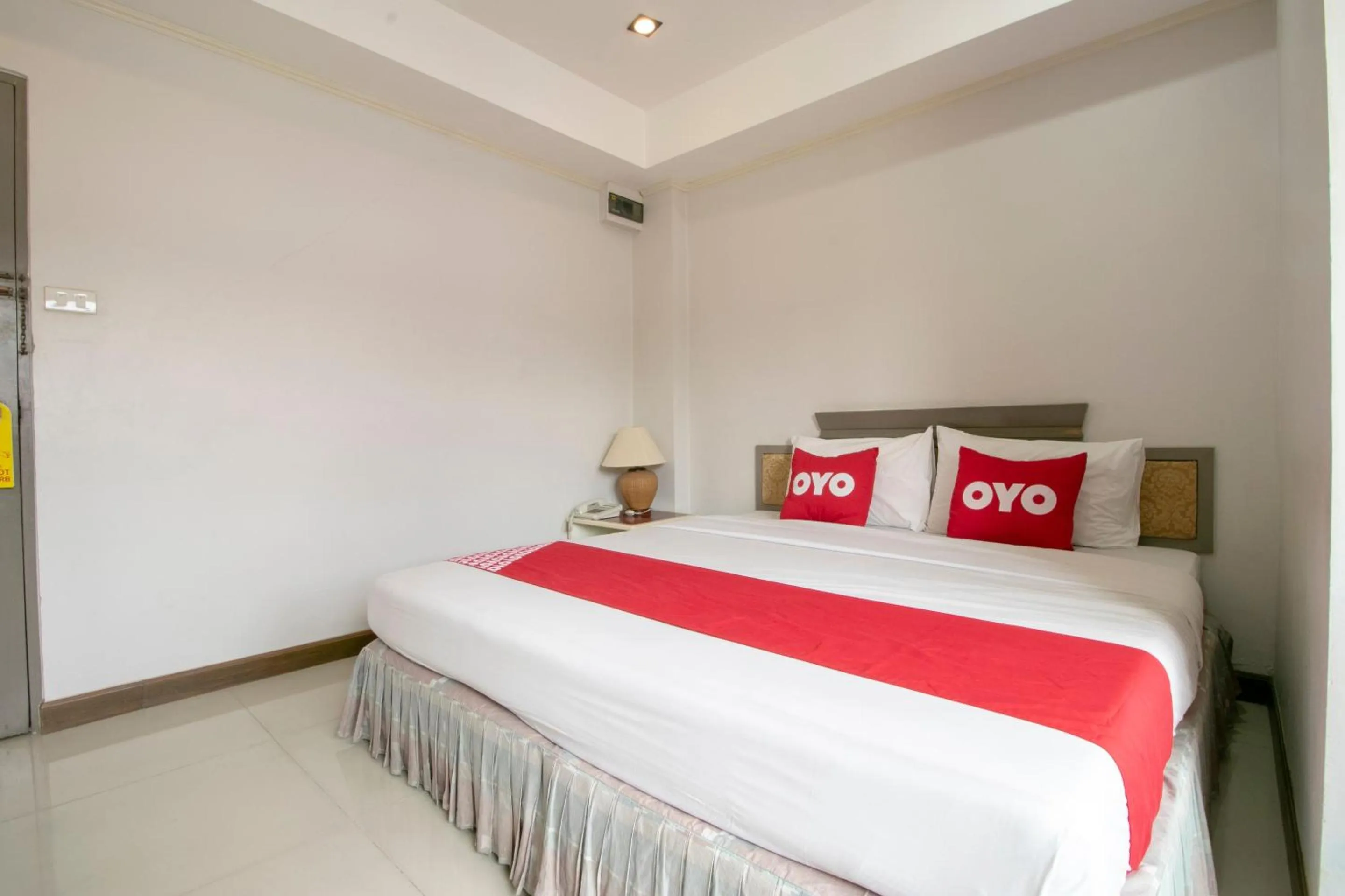 Bedroom, Bed in Hotel Win Long