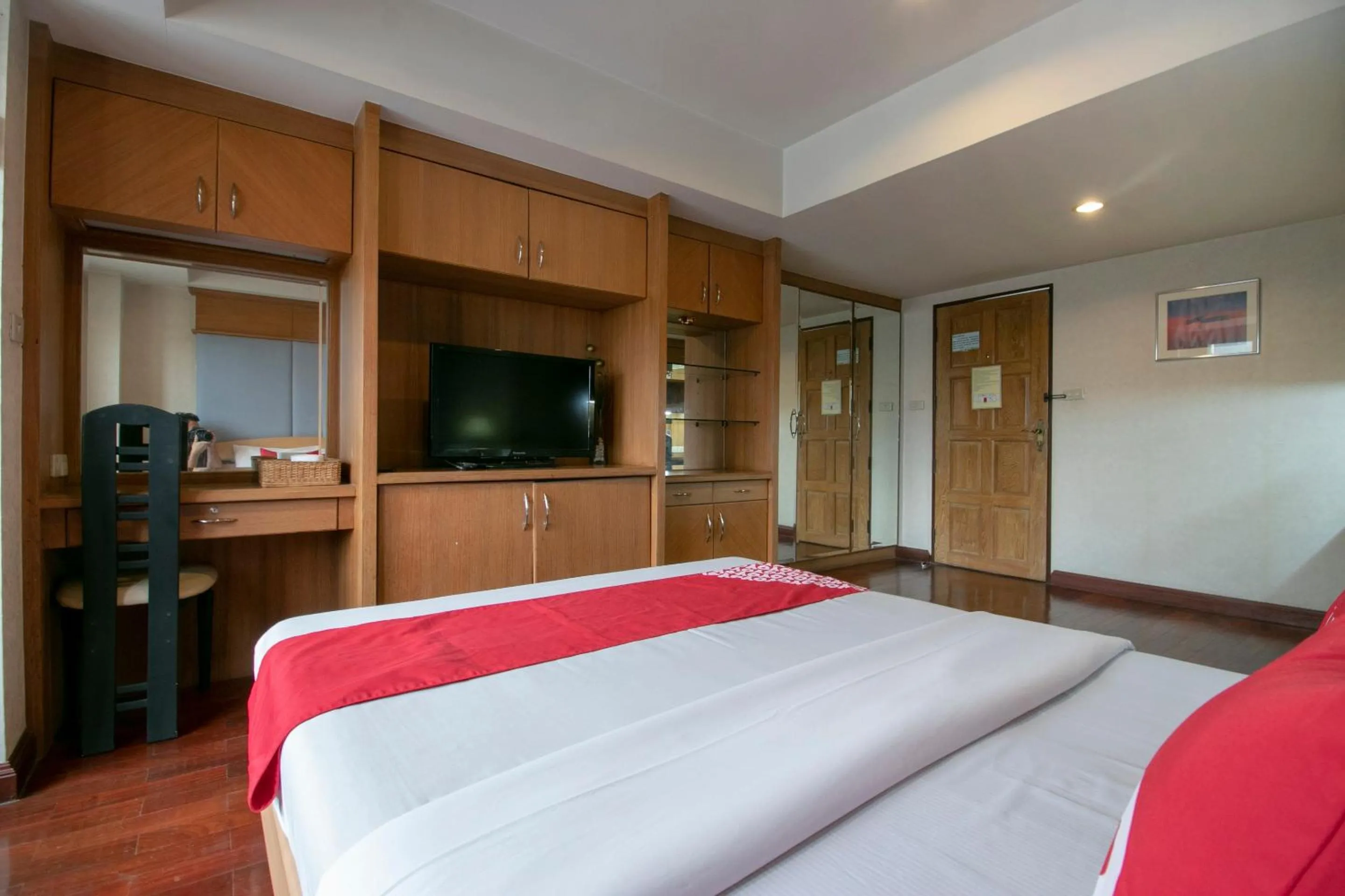 Bedroom, Bed in Hotel Win Long