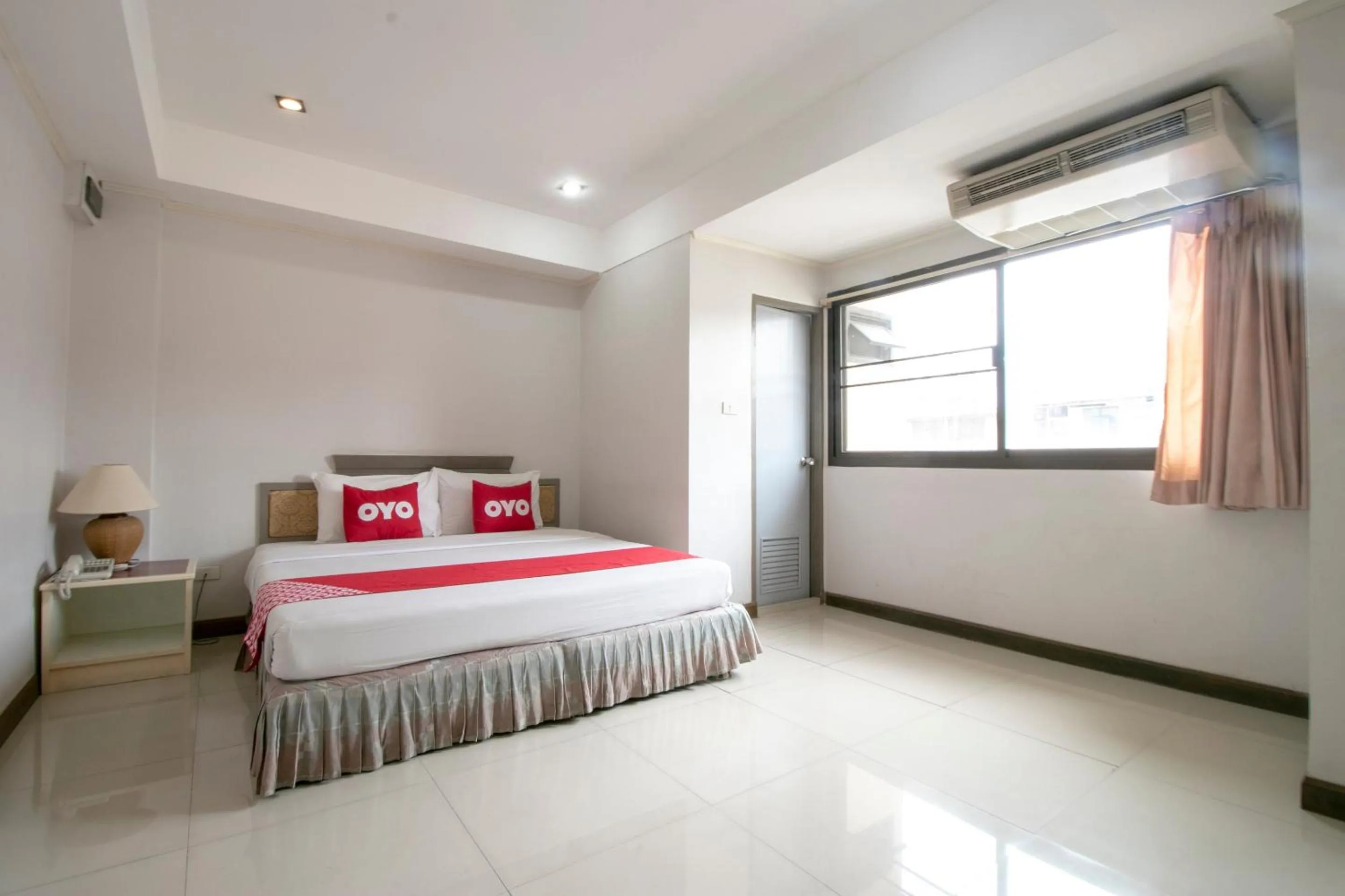 Bedroom, Bed in Hotel Win Long