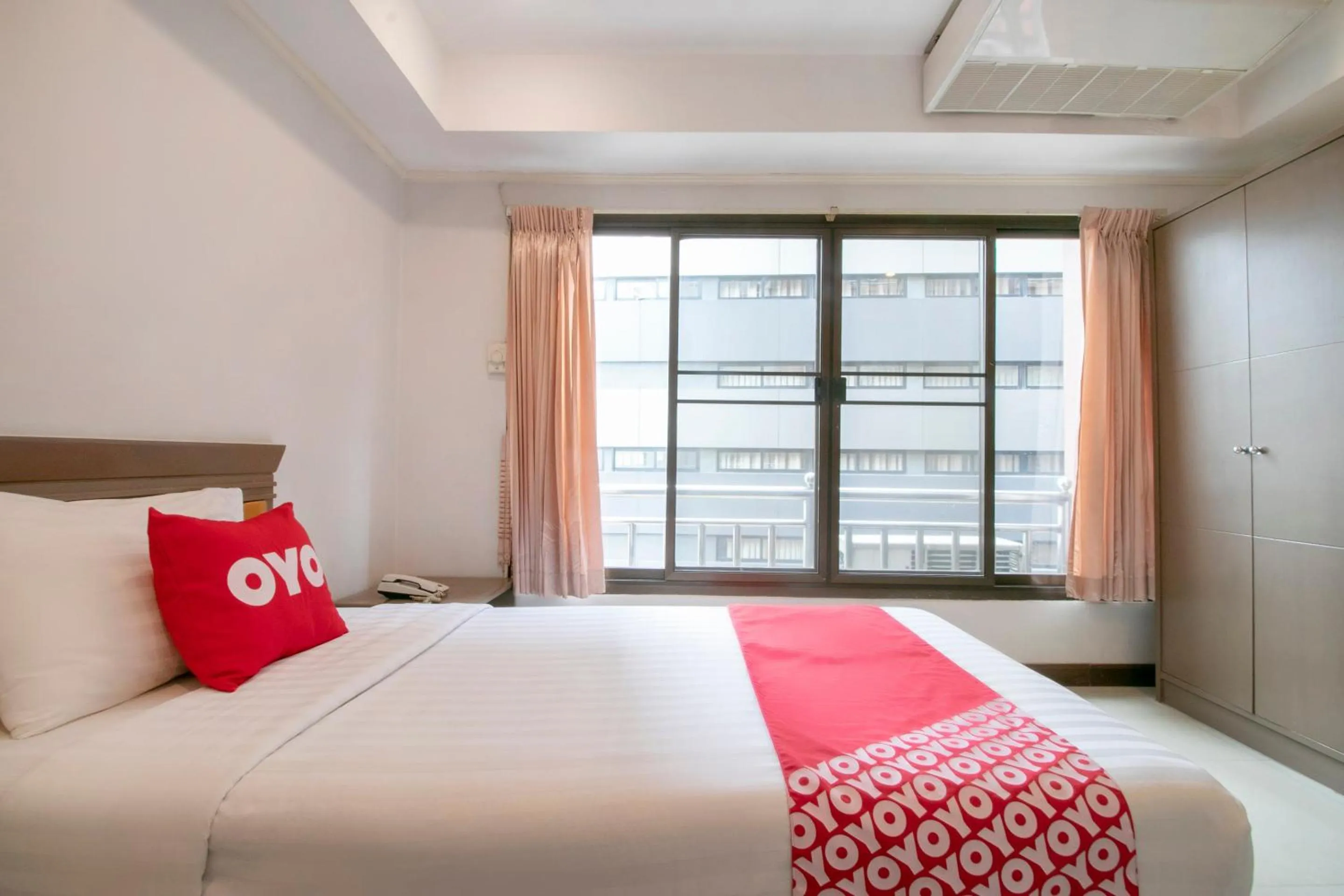 Bedroom, Bed in Hotel Win Long