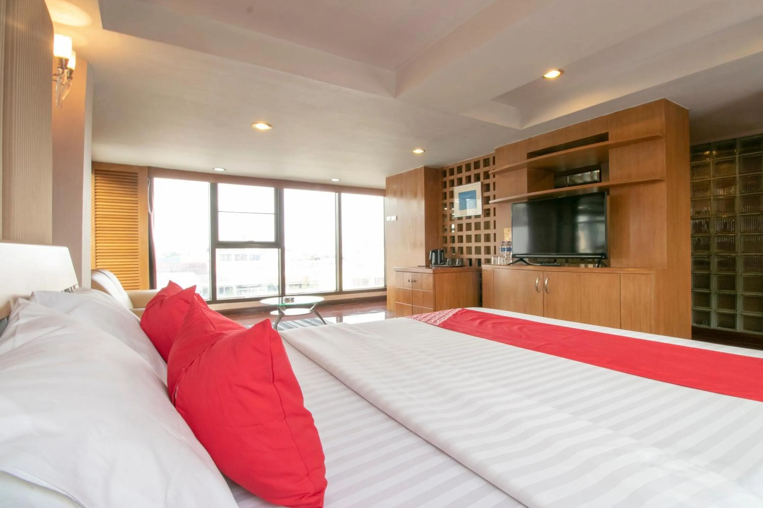 Bedroom, Bed in Hotel Win Long