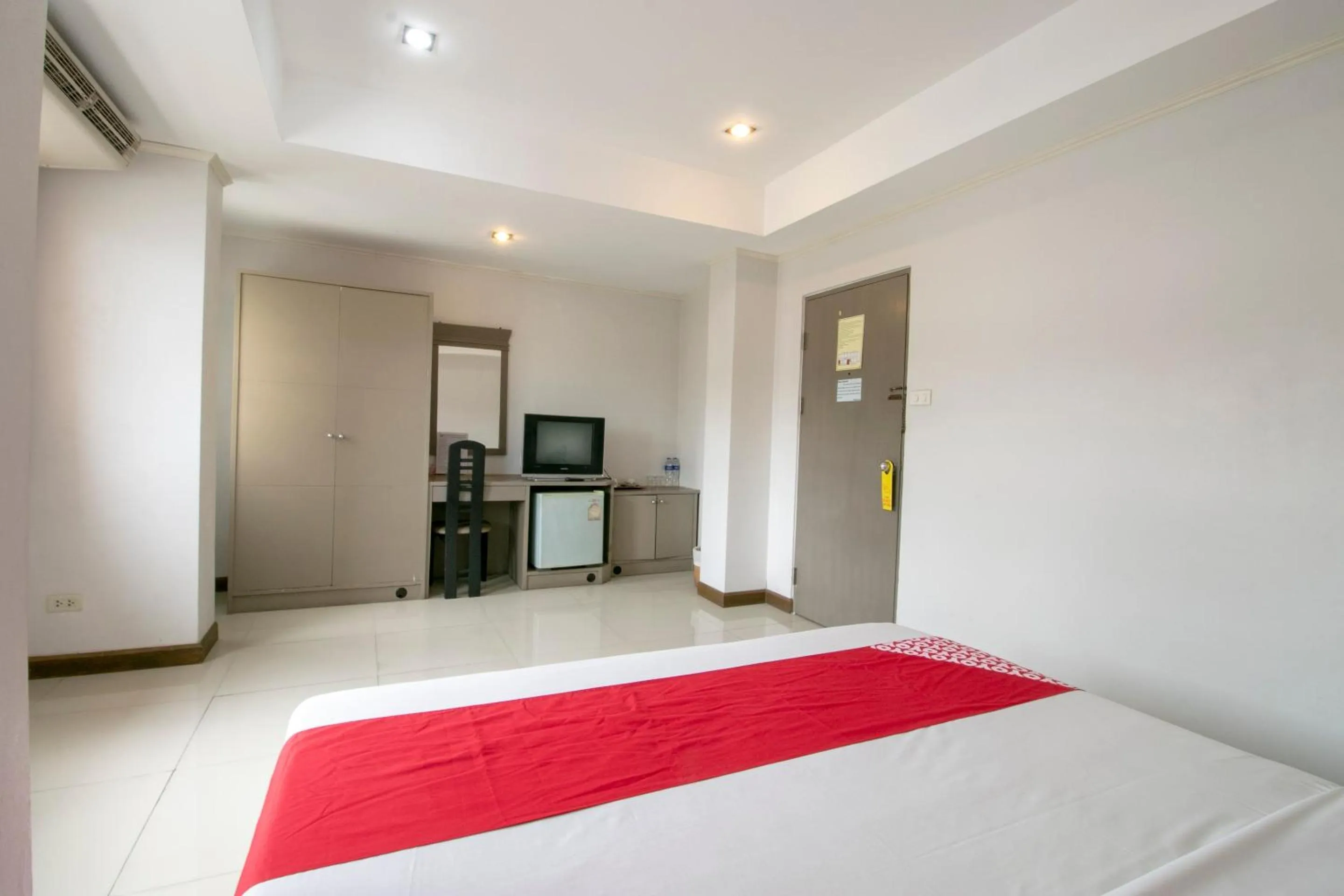 Bedroom, Bed in Hotel Win Long