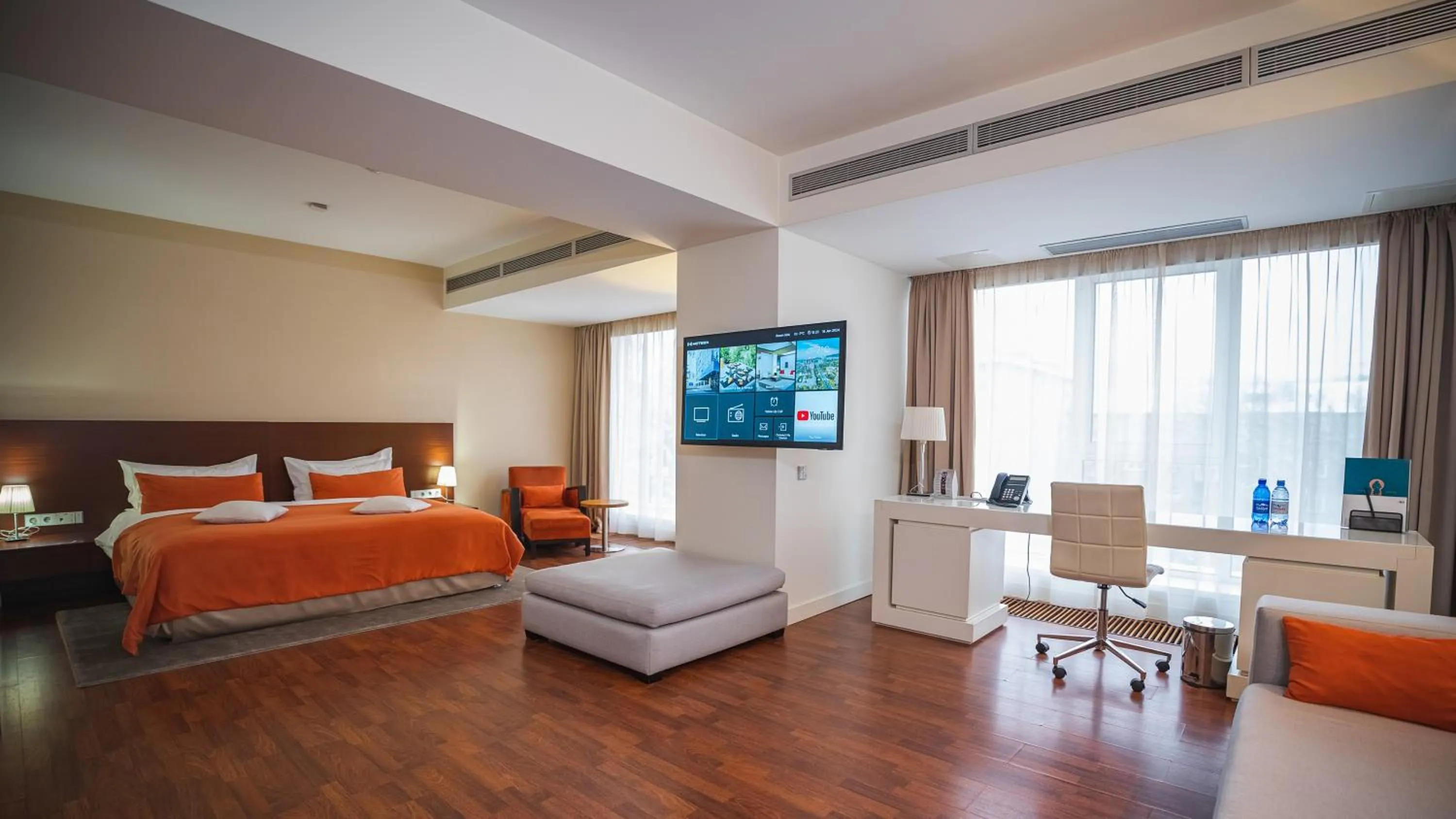 Photo of the whole room, Bed in Park Hotel Almaty