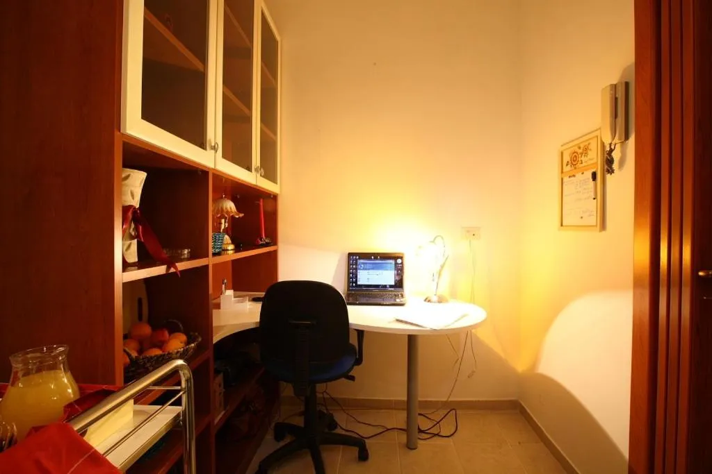 Decorative detail in B&B Cappuccino - Bed & Breakfast Kosher