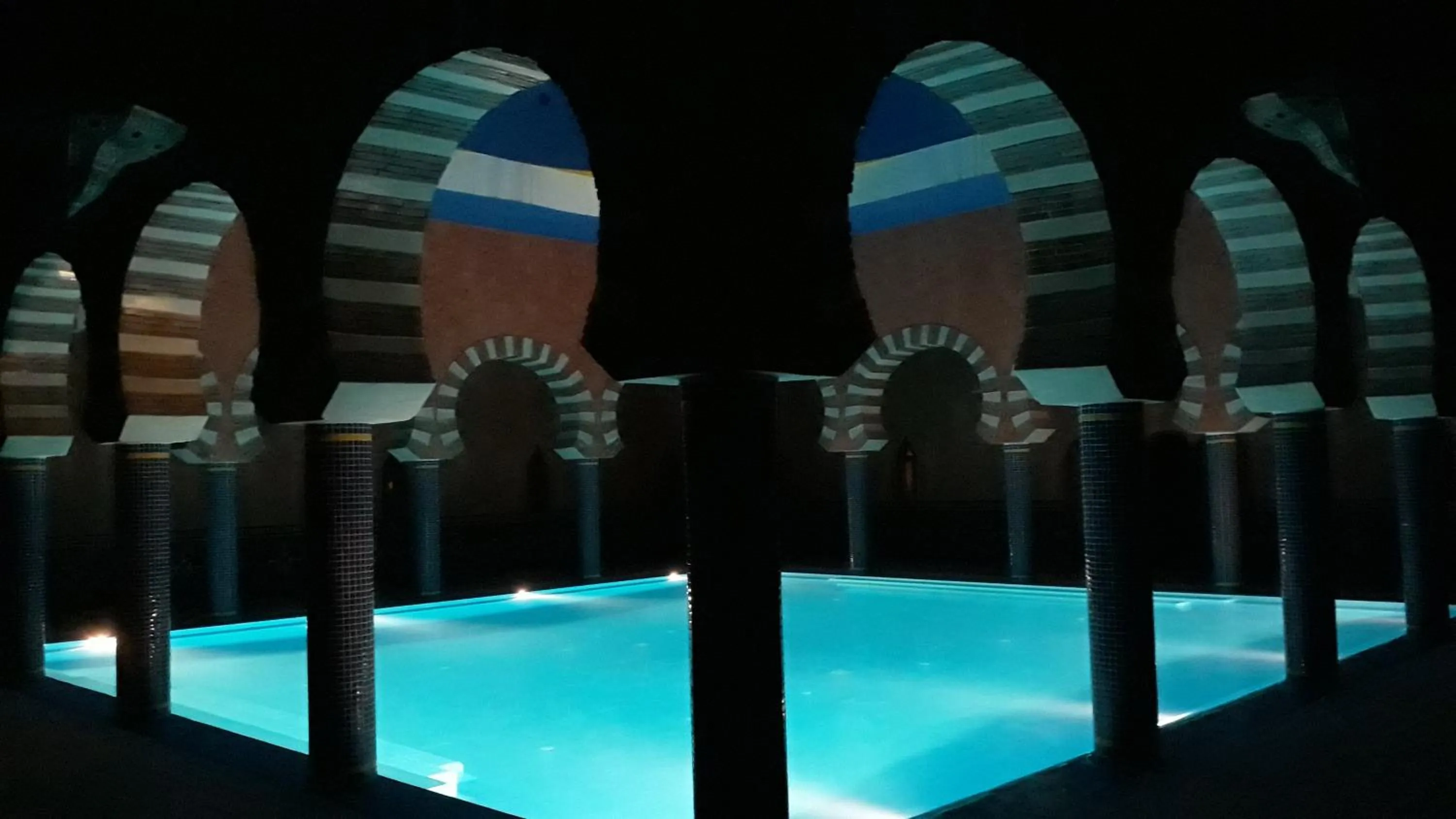 Swimming pool in Hotel Kasbah Azalay