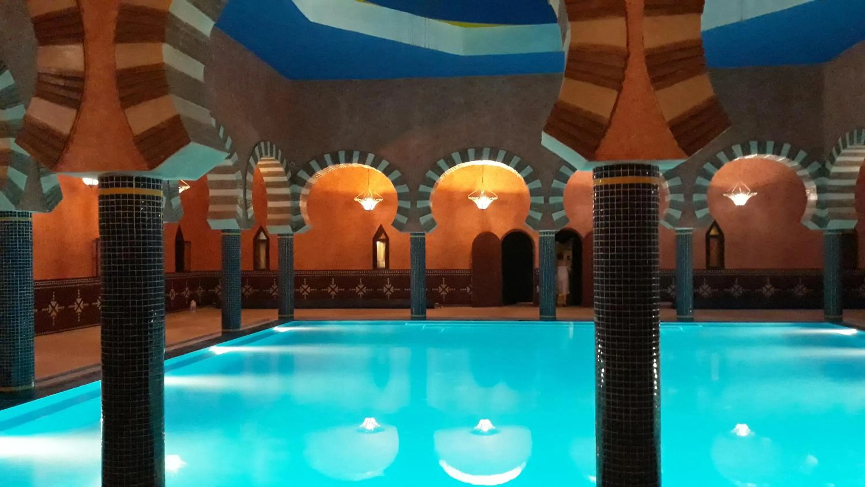 Pool view in Hotel Kasbah Azalay
